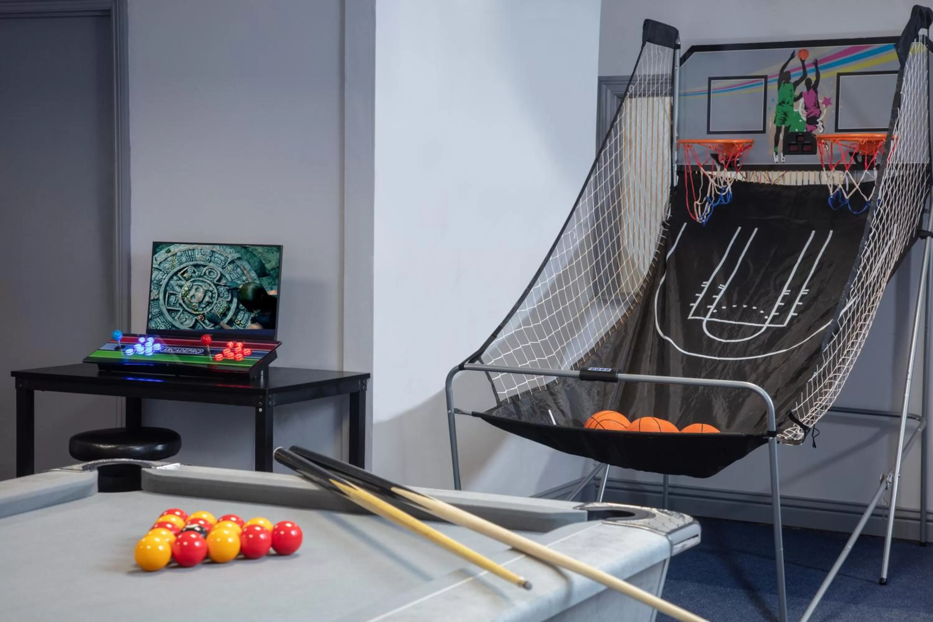 Game Room in Stratford Manor Hotel