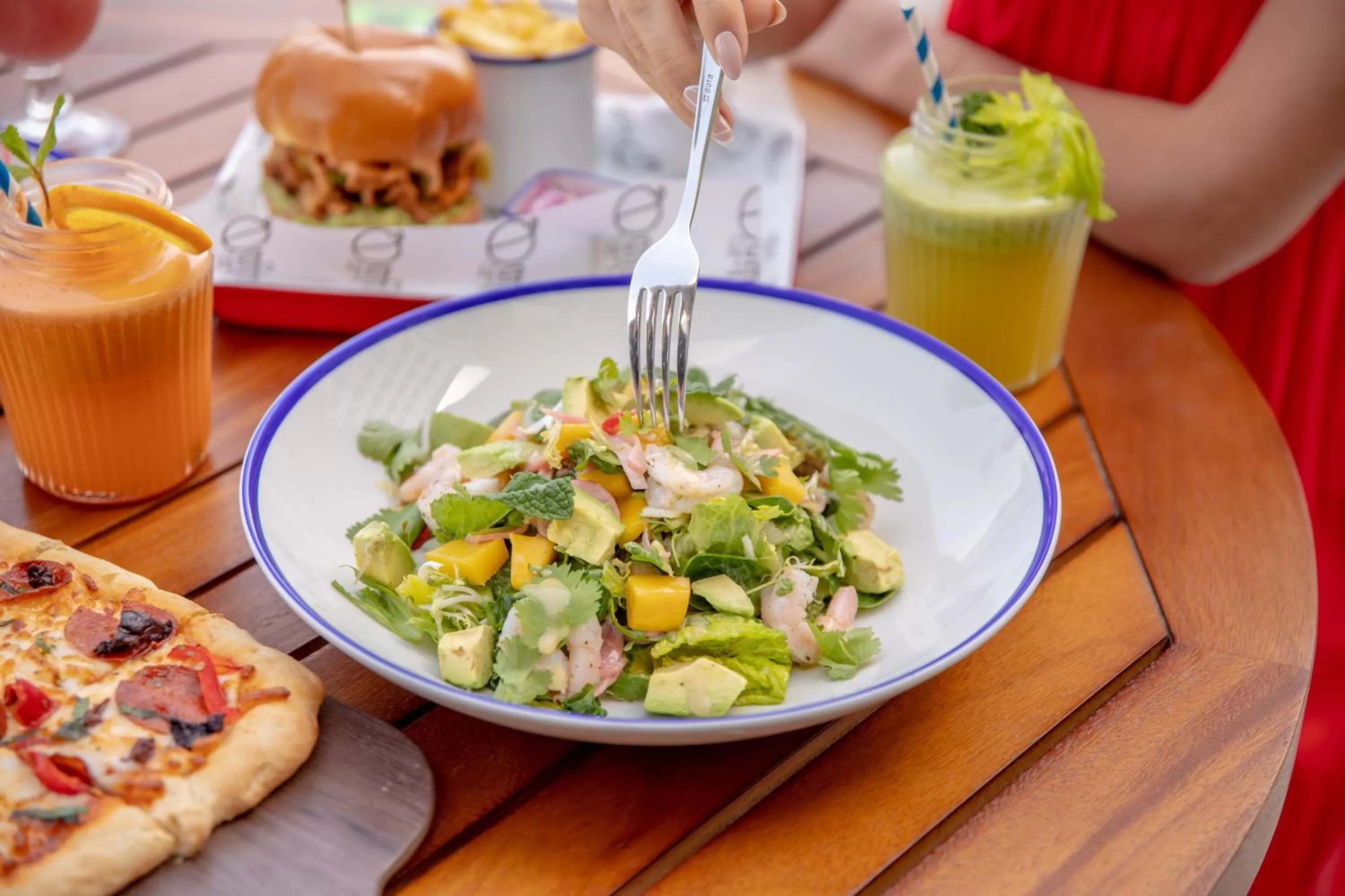 Food and drinks in Rove La Mer Beach, Jumeirah