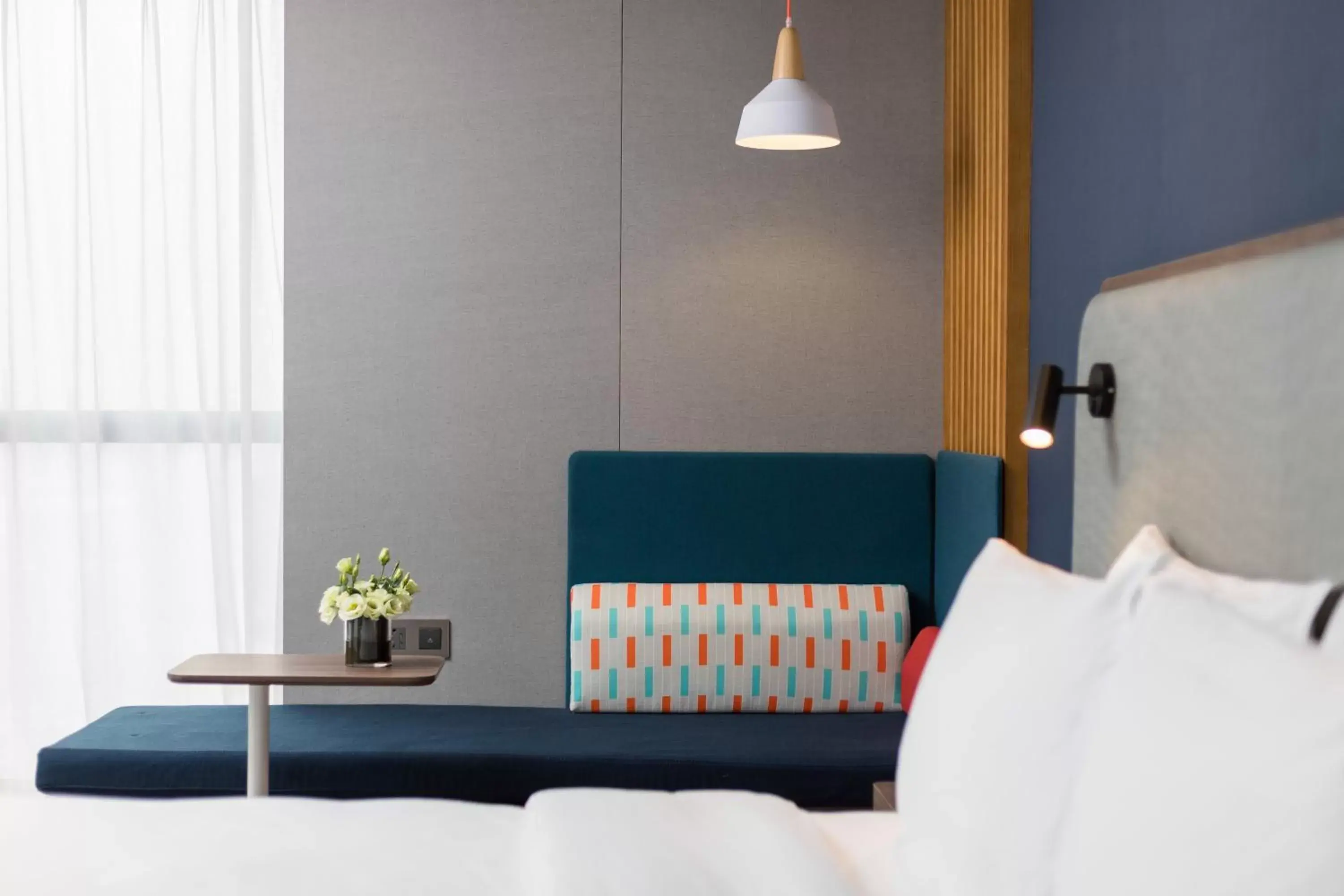 Standard King Room with Extra Space in Holiday Inn Express Foshan Chancheng by IHG Standard King Room with Extra Space in Holiday Inn Express Foshan Chancheng by IHG