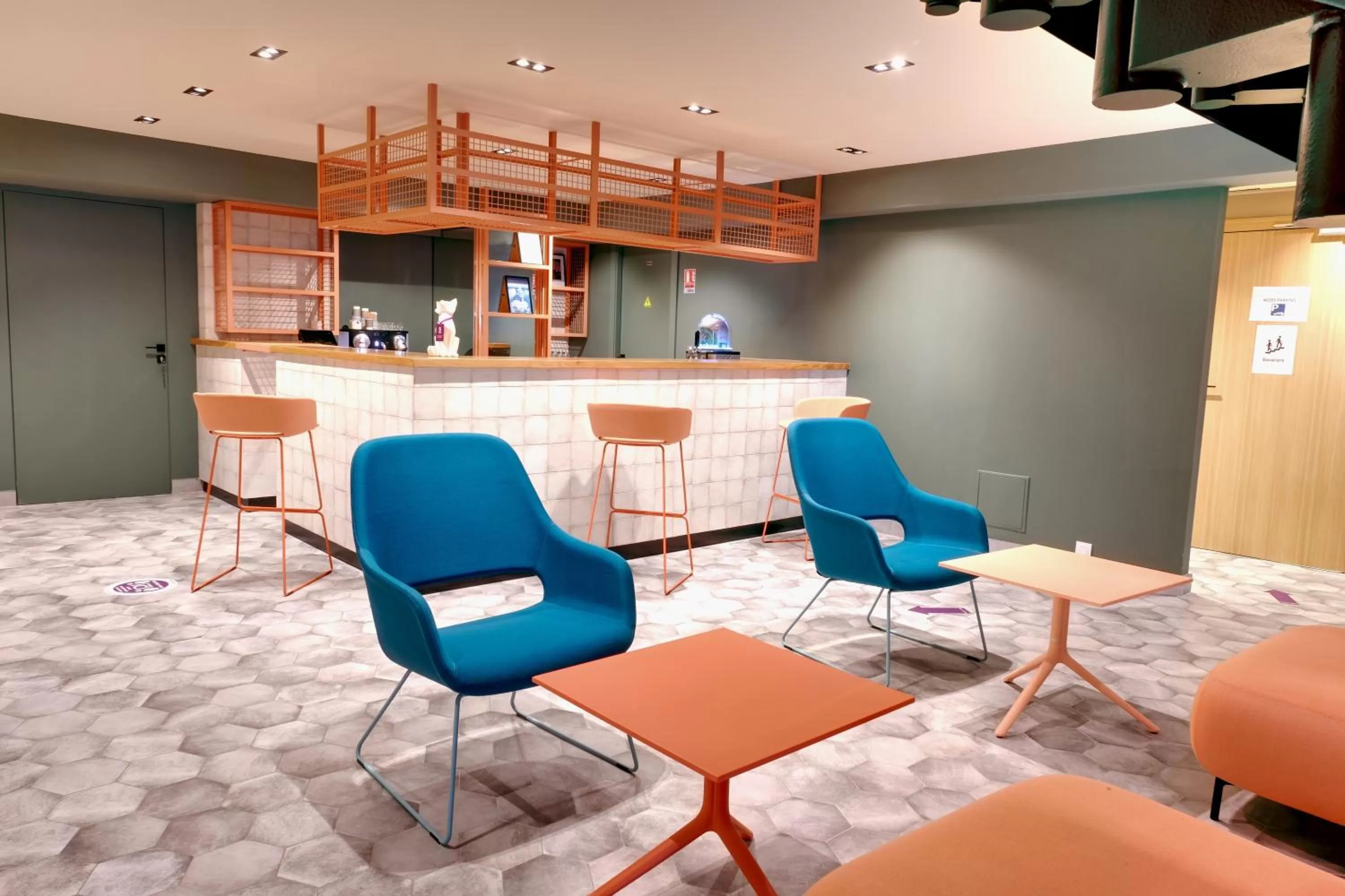 Lobby or reception in Mercure Perpignan Centre