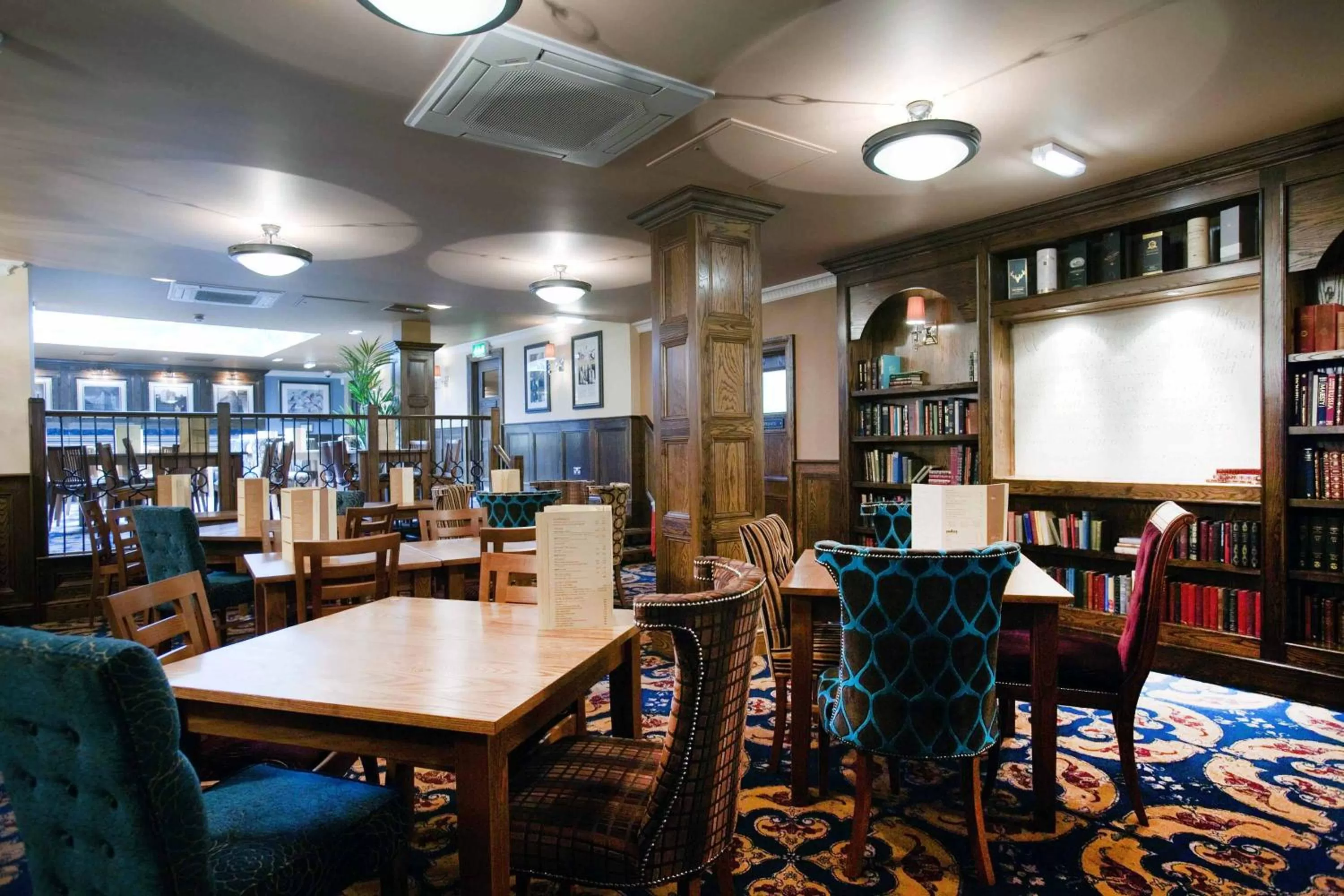 Restaurant/Places to Eat in The White Lady Wetherspoon