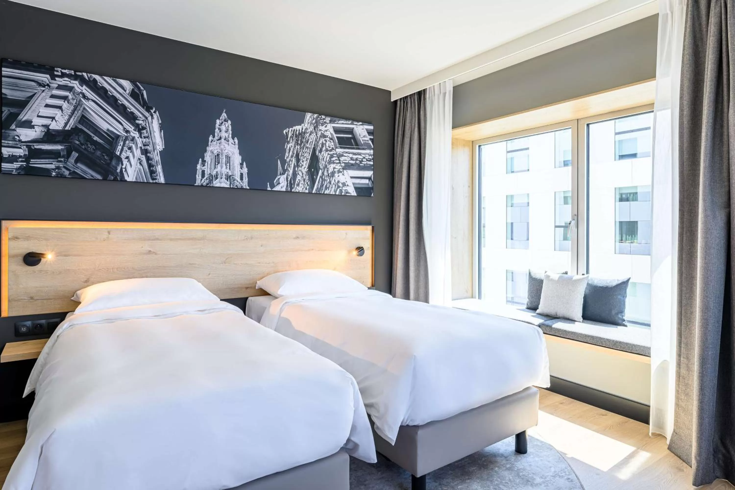 Photo of the whole room, Bed in Radisson Hotel Antwerp Berchem