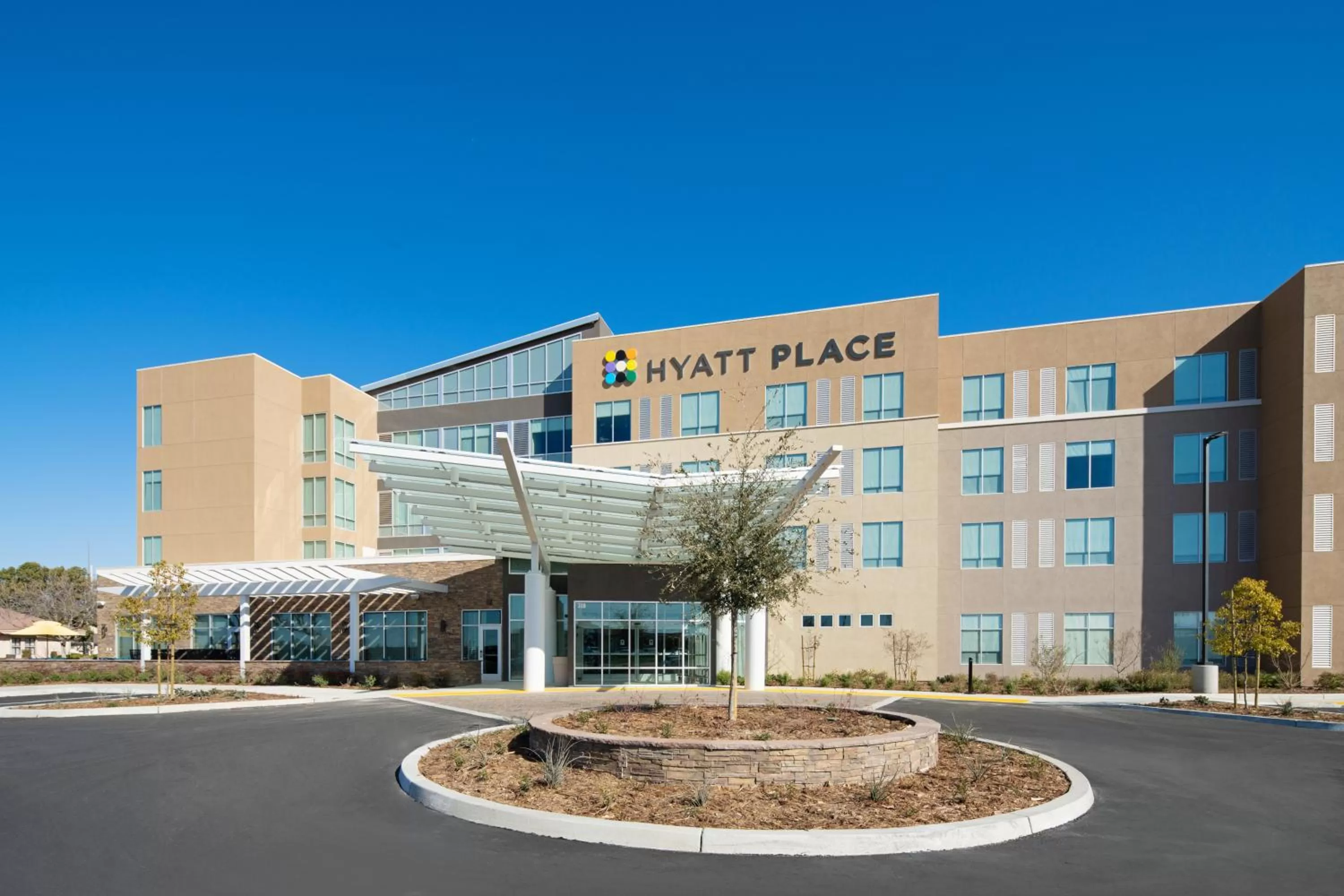 Property building in Hyatt Place Bakersfield