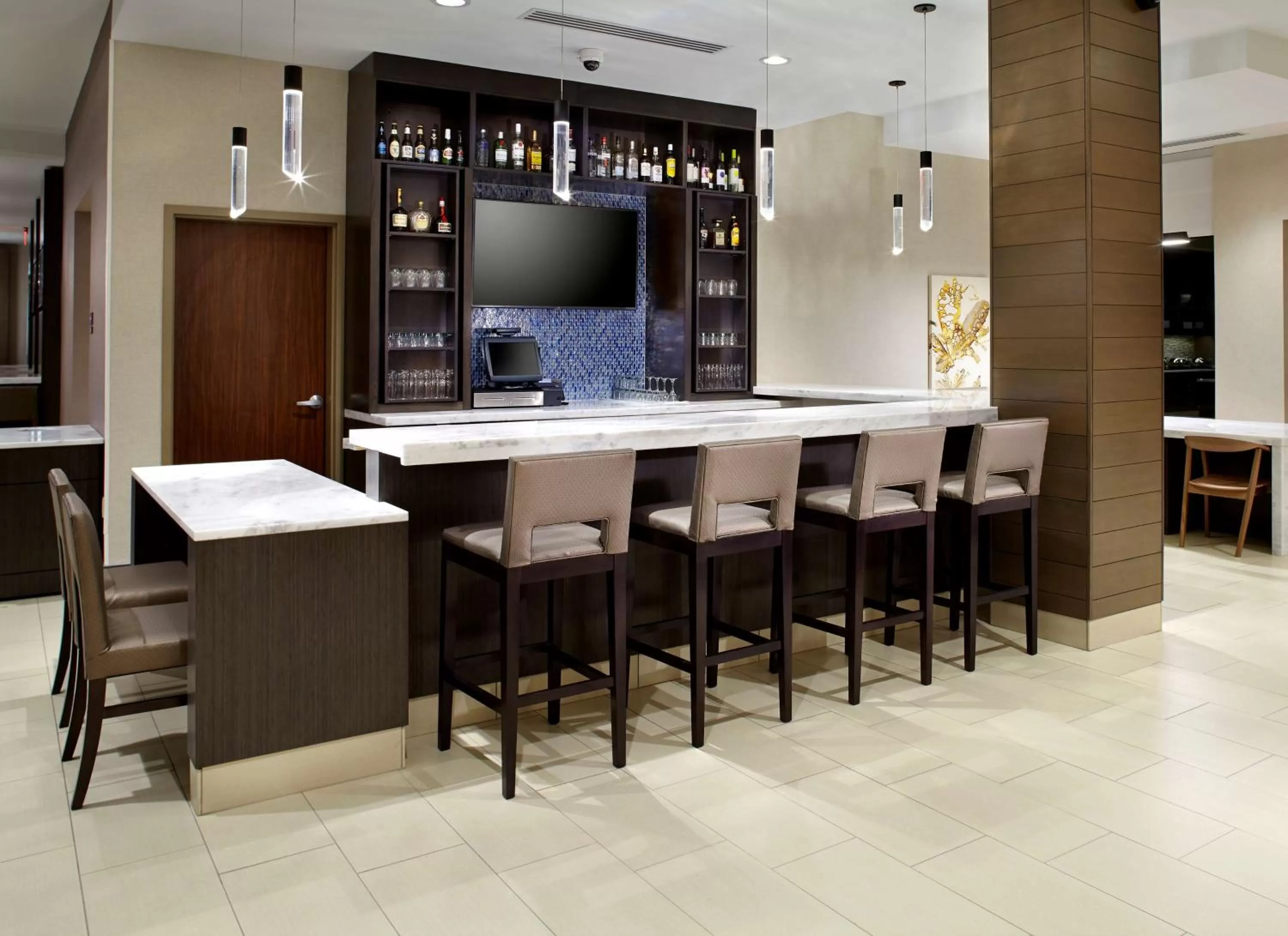 Lounge or bar in Hyatt House Pittsburgh Bloomfield Shadyside