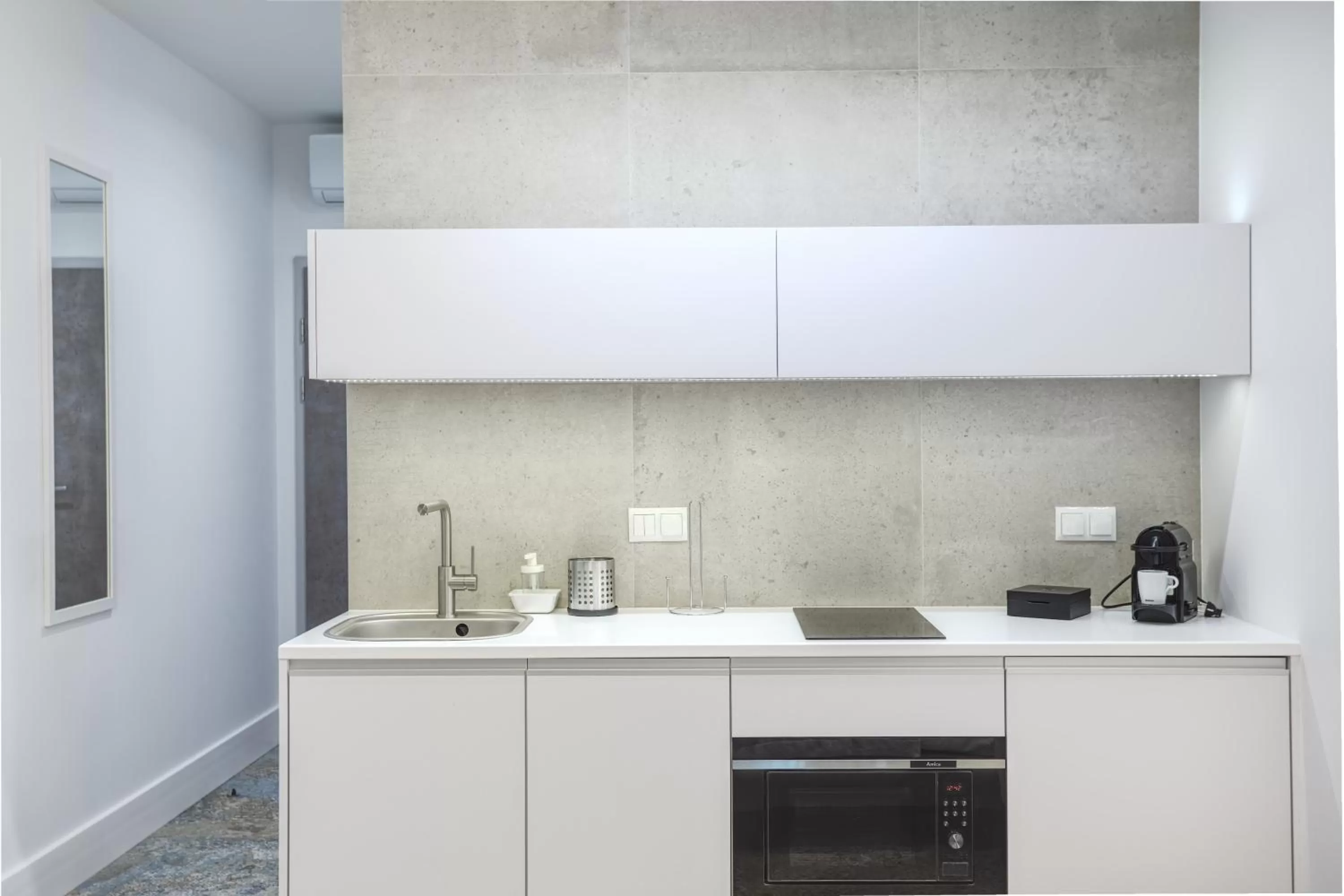 Coffee/tea facilities in RAJSKA 3 by PI Apartments