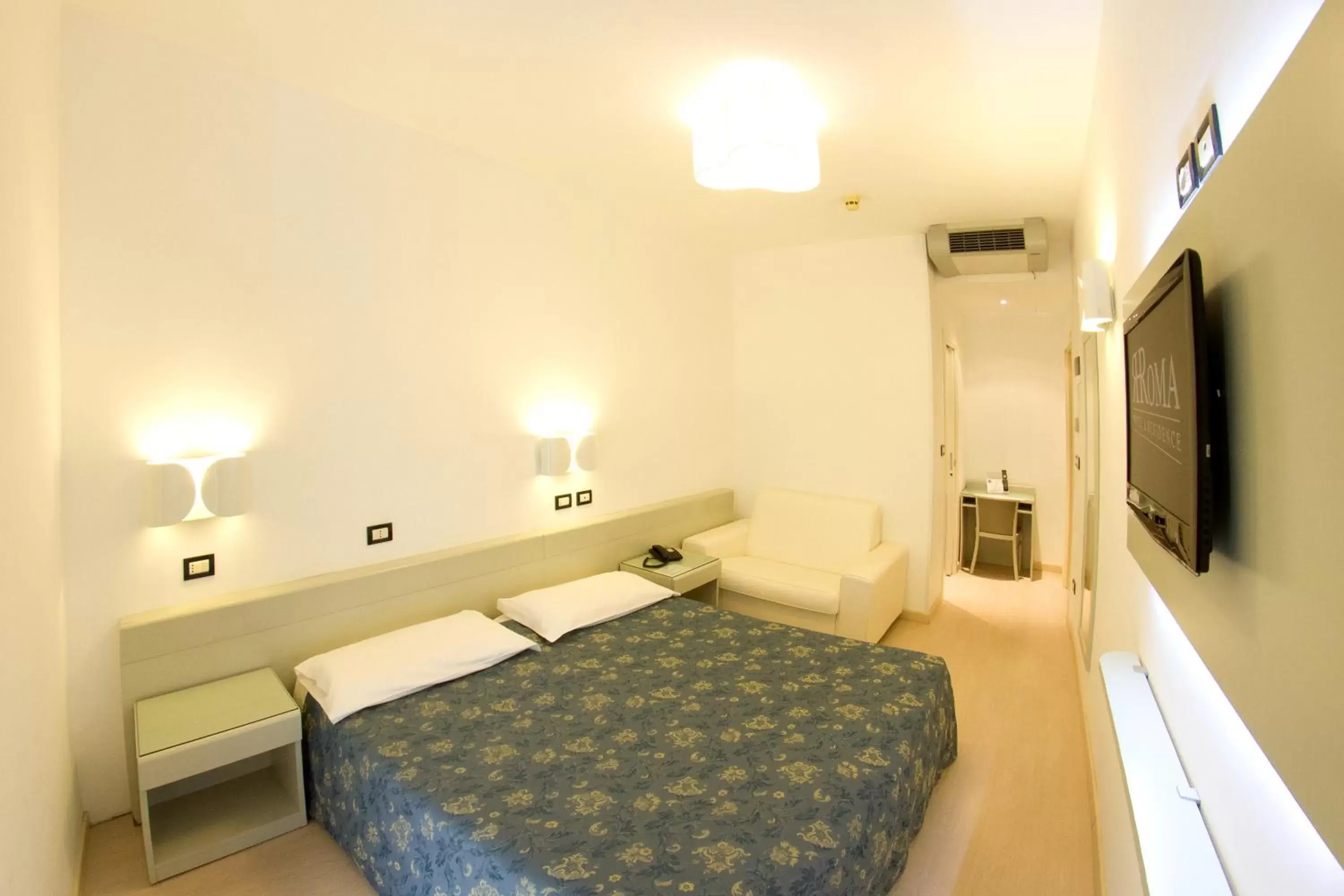 Triple Room in Hotel Roma Triple Room in Hotel Roma