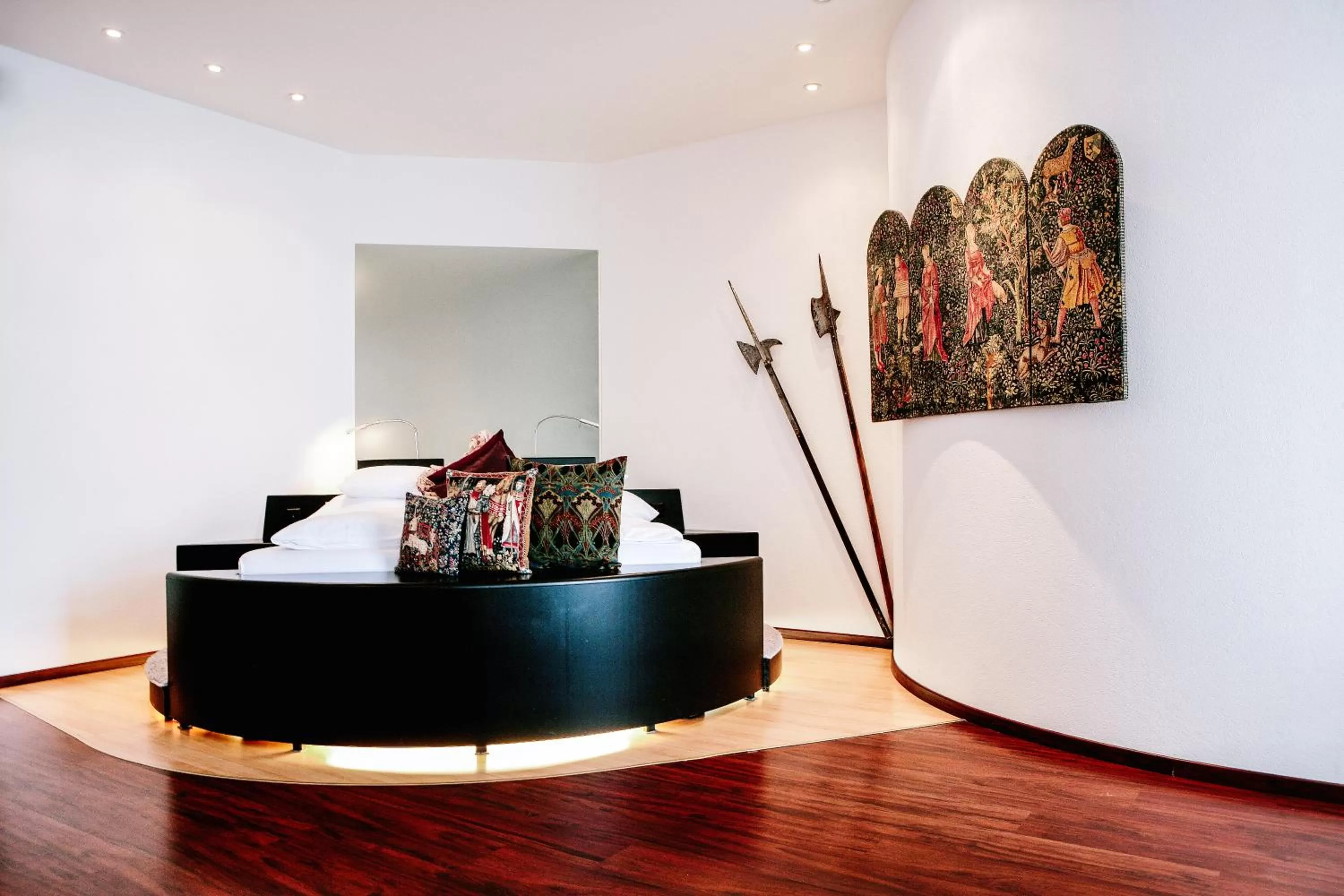 View (from property/room), Bed in Hotel Murtenhof & Krone