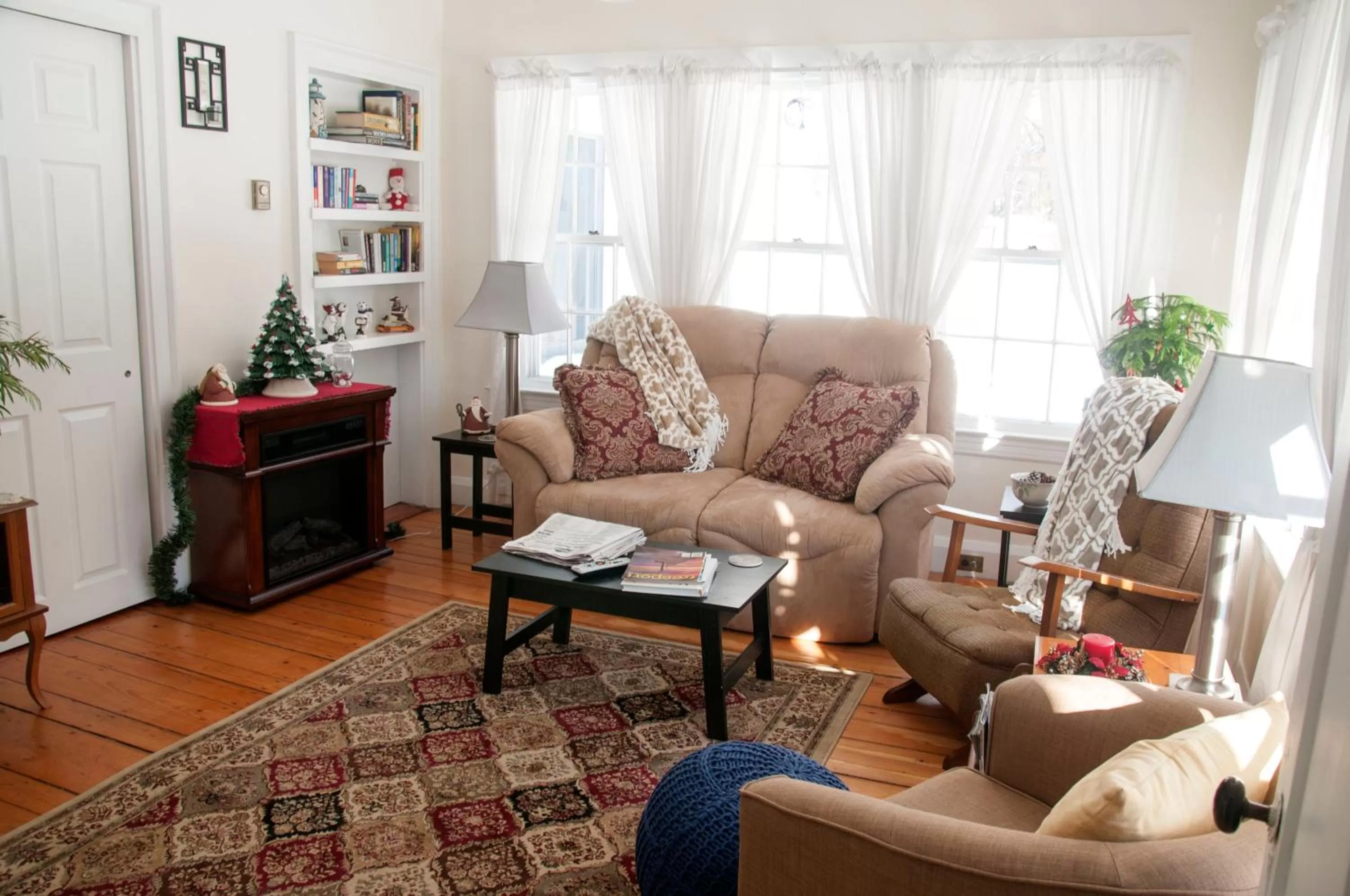 Seating area in Candlebay Inn