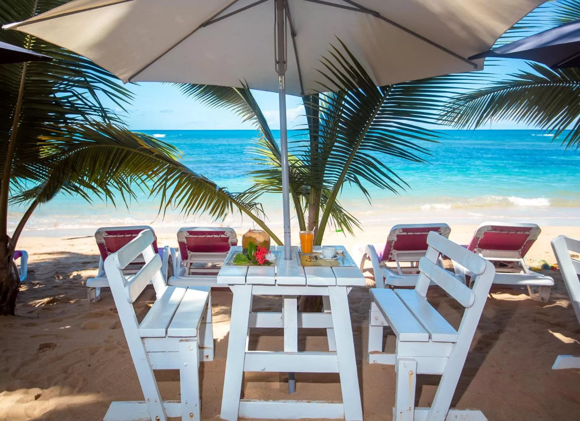 Beach in Louisa Aparthotel