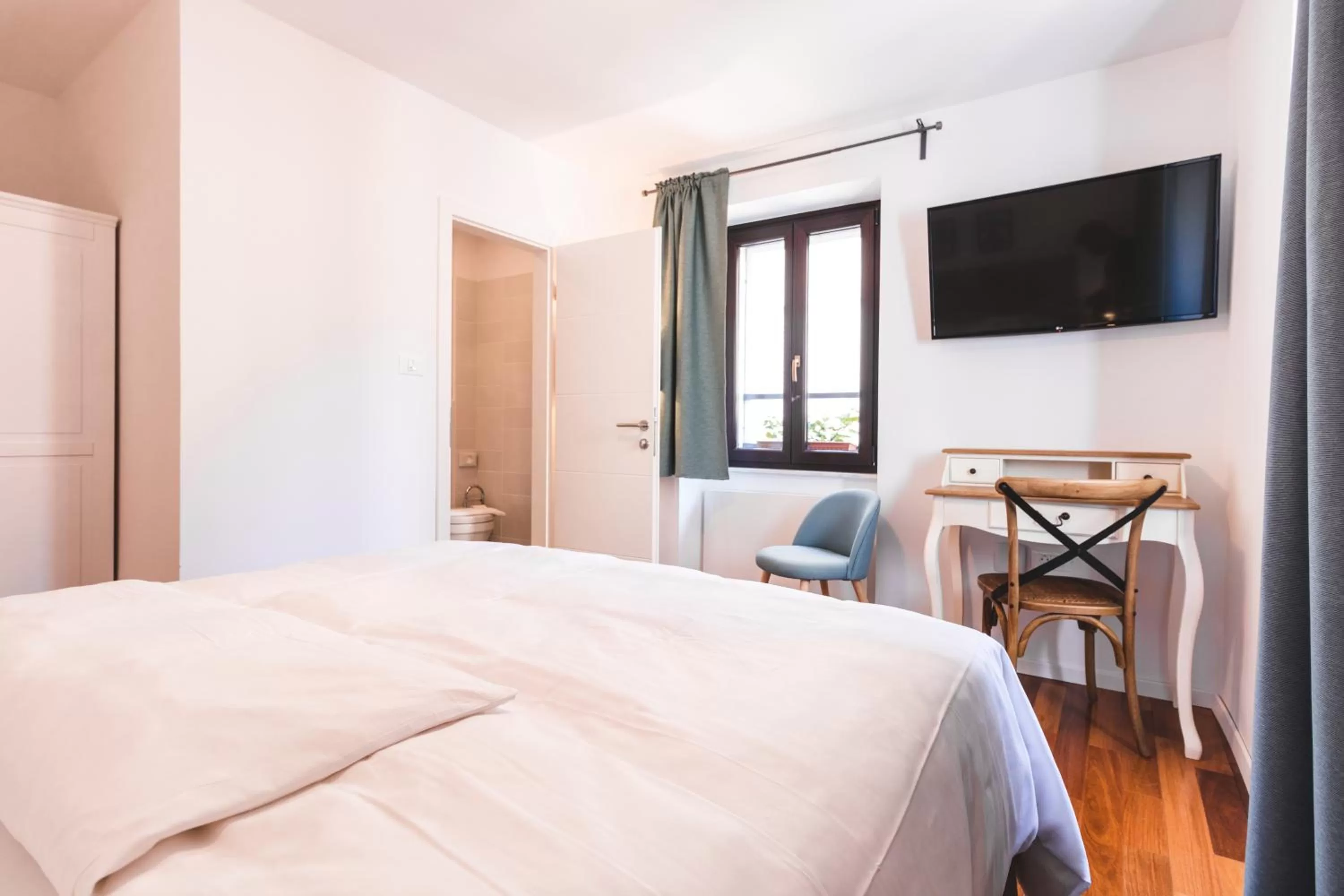 Bed in Second Life in Piran - Hotel Zala Piran with private parking and shuttle service