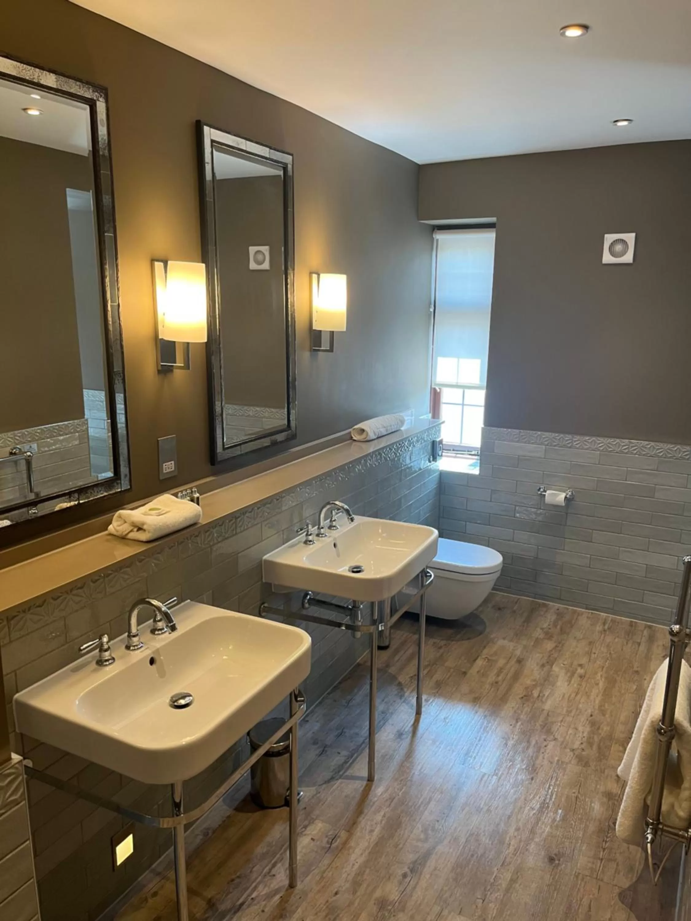 Bathroom in Hogarths Stone Manor