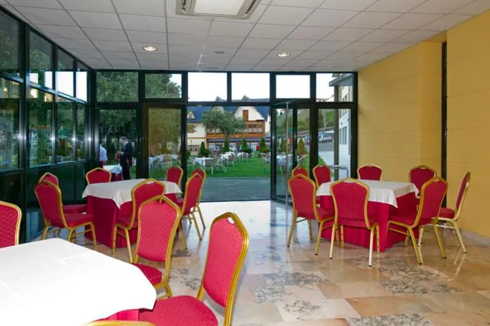 Restaurant/places to eat in Hotel Restaurante La Casilla