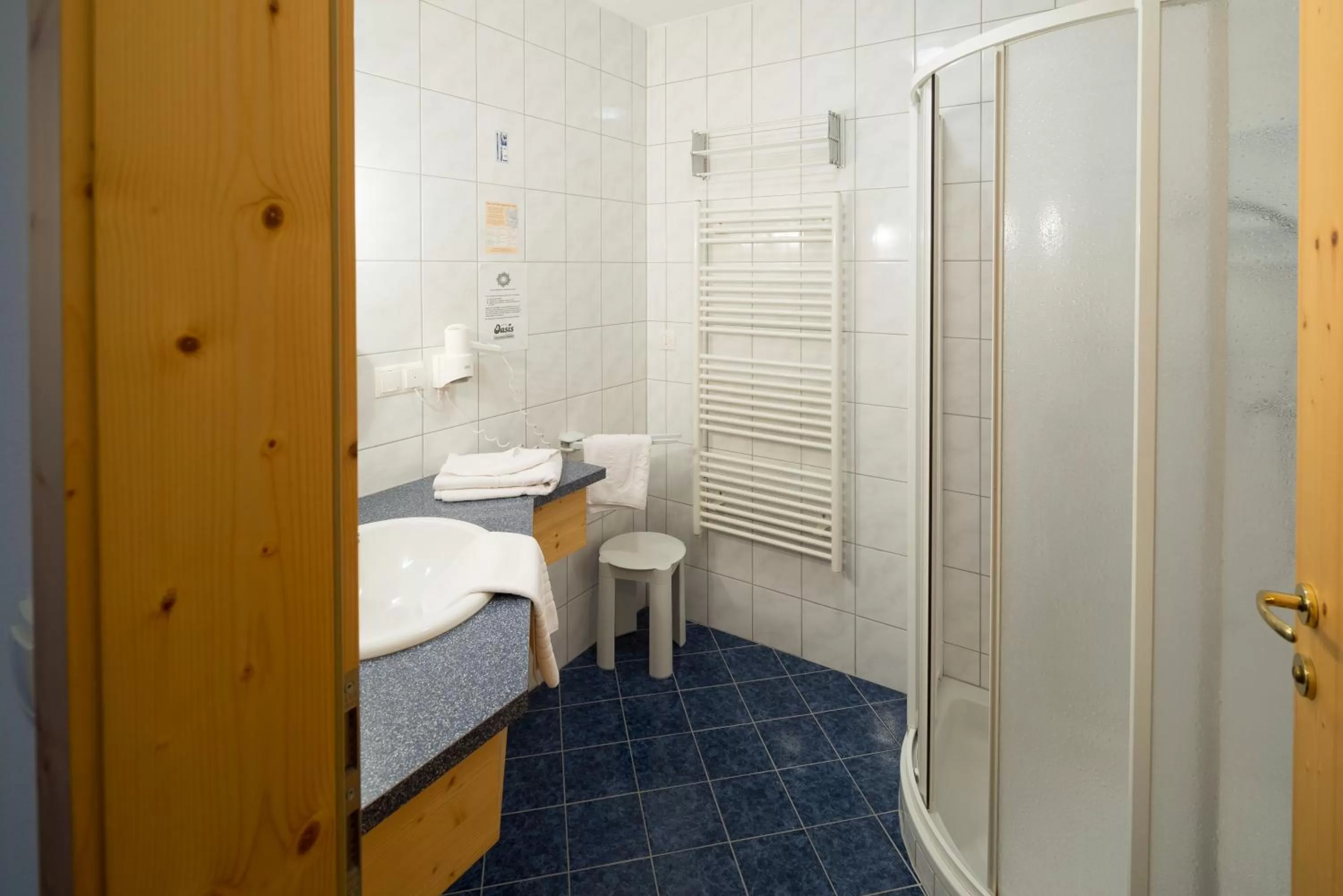 Bathroom in Hotel Garni Oasis Loipersdorf