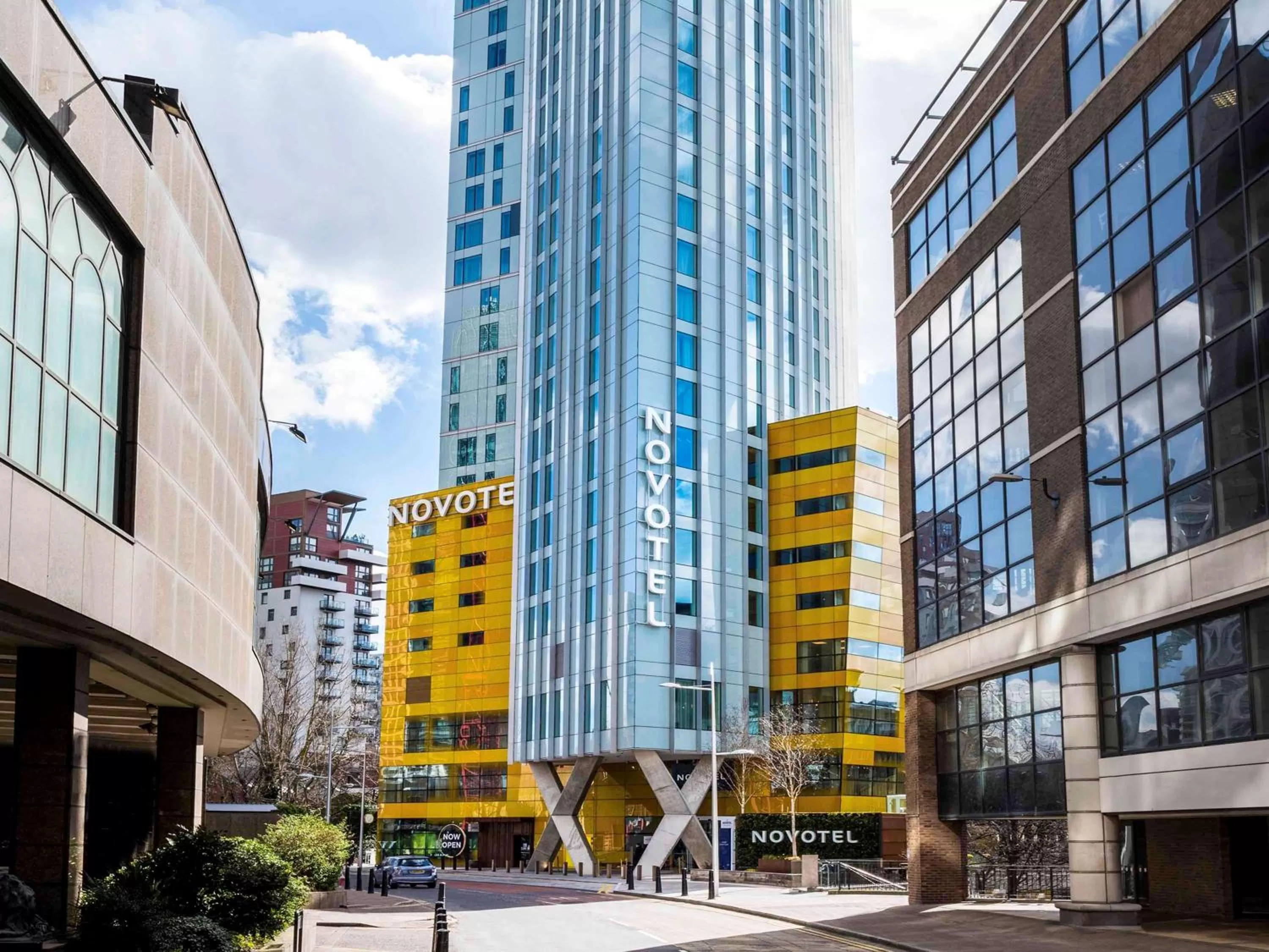 Property building in Novotel London Canary Wharf