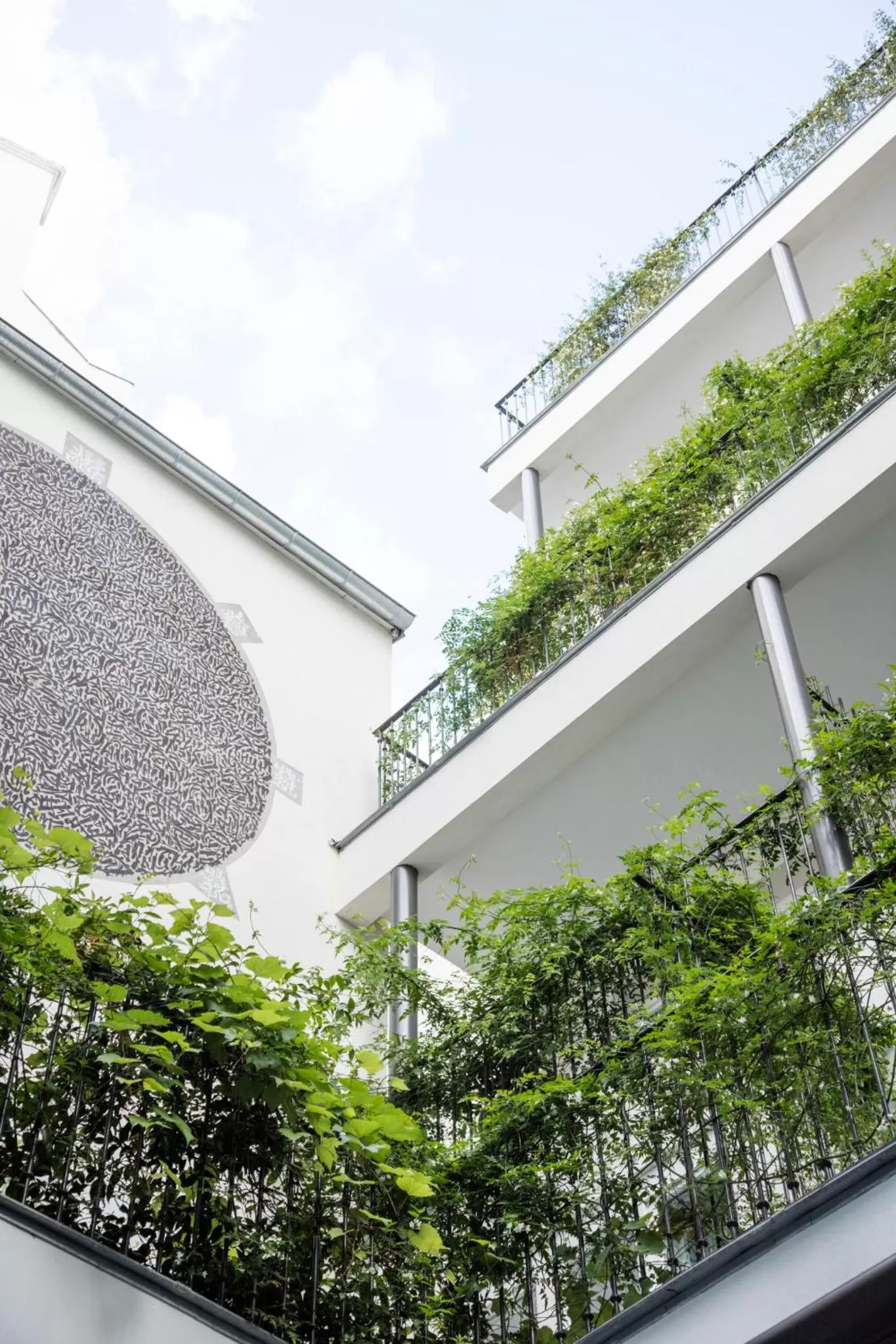 Property building in Hotel Les Bains Paris