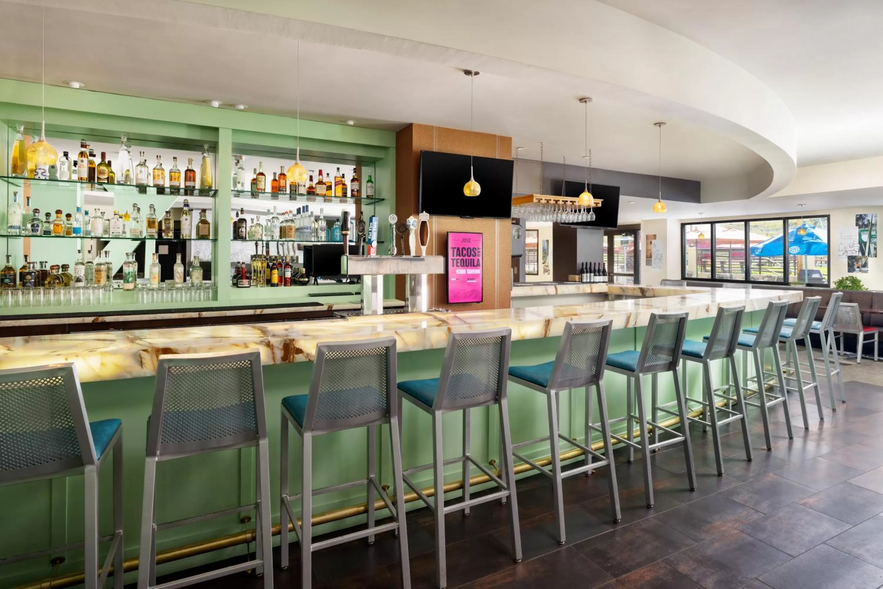 Restaurant/places to eat in Elevation Hotel & Spa