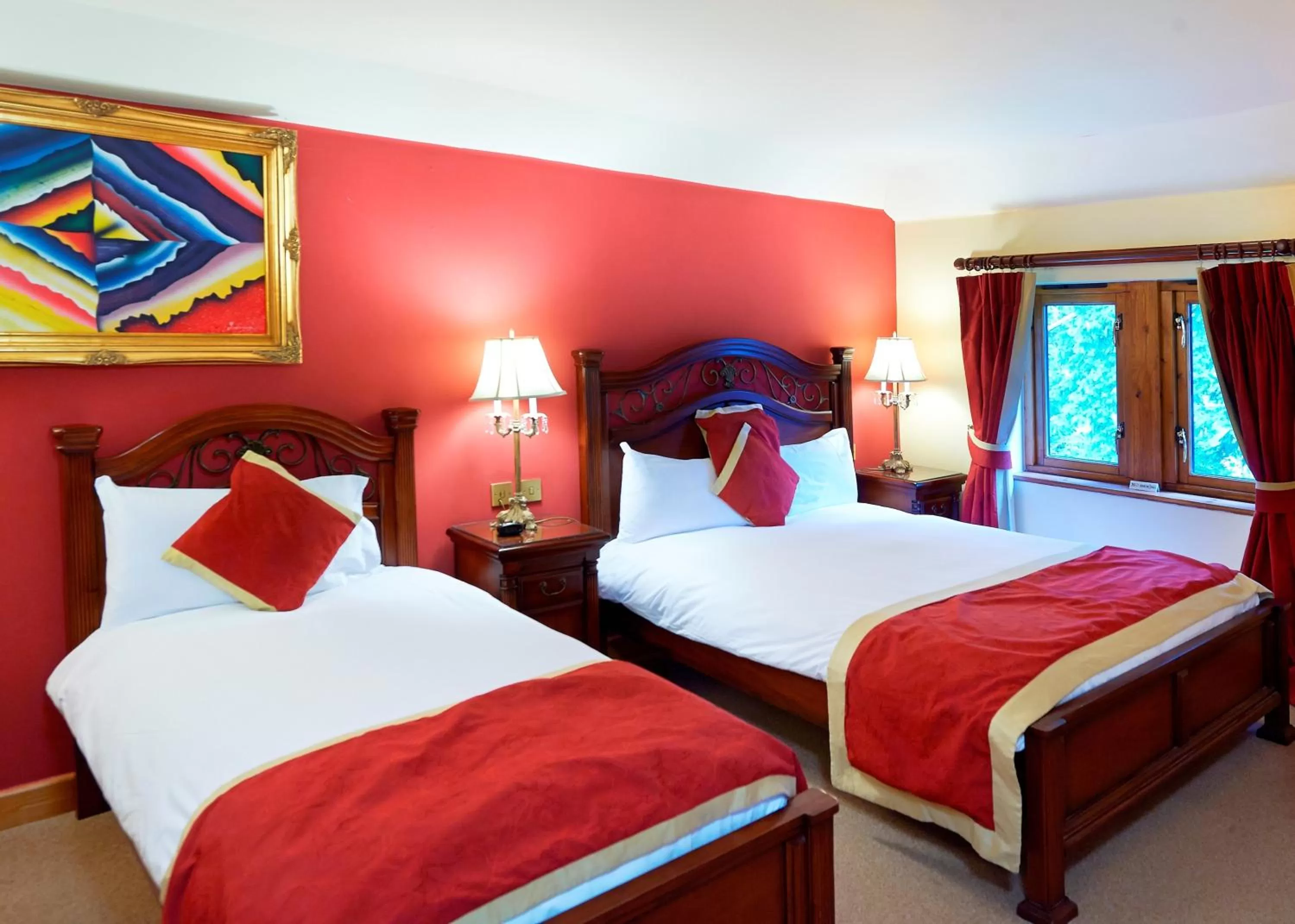 Bedroom, Bed in Camden Arms Hotel