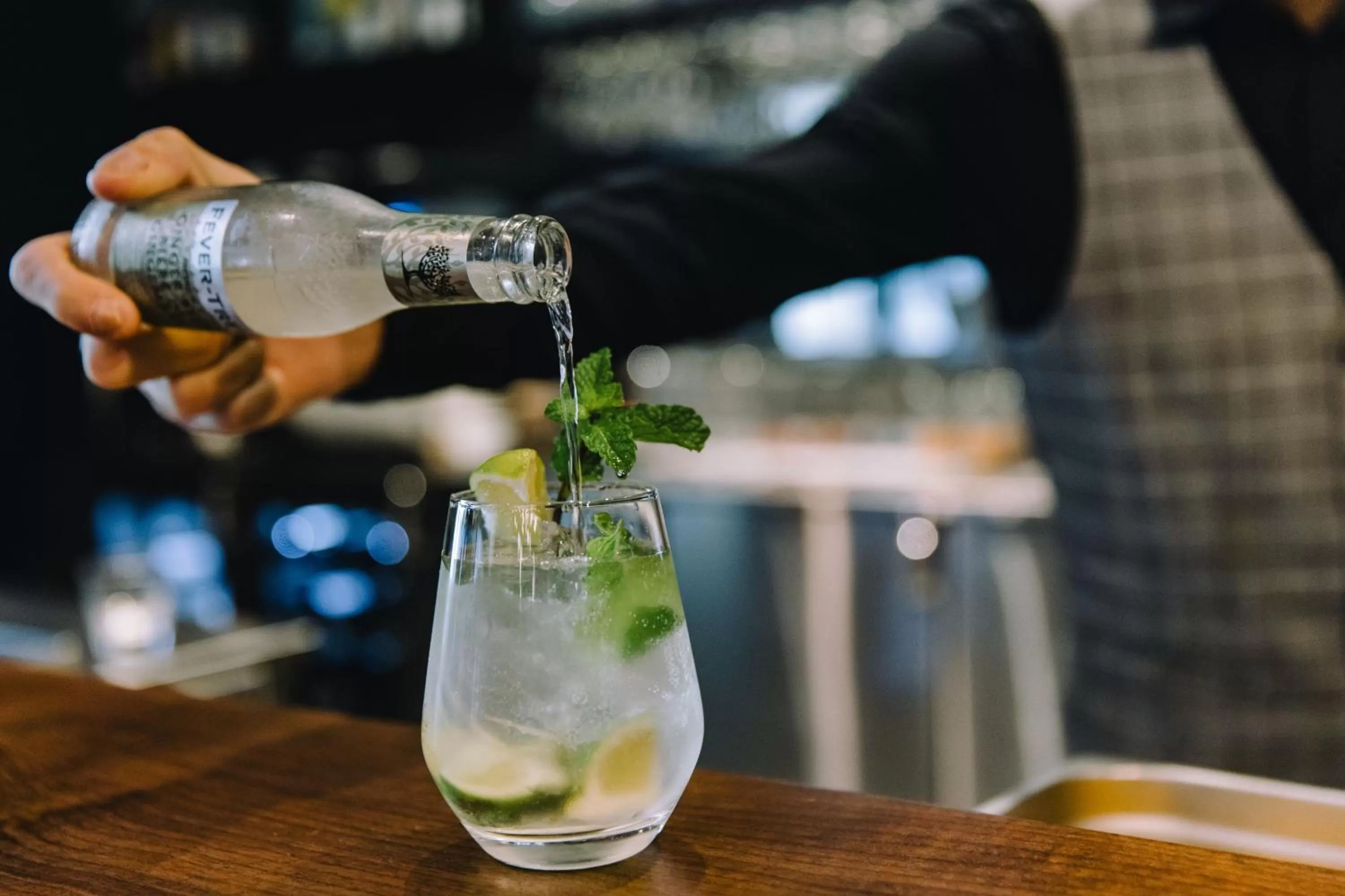 Lounge or bar in Delta Hotels by Marriott Mont Sainte-Anne, Resort & Convention Center