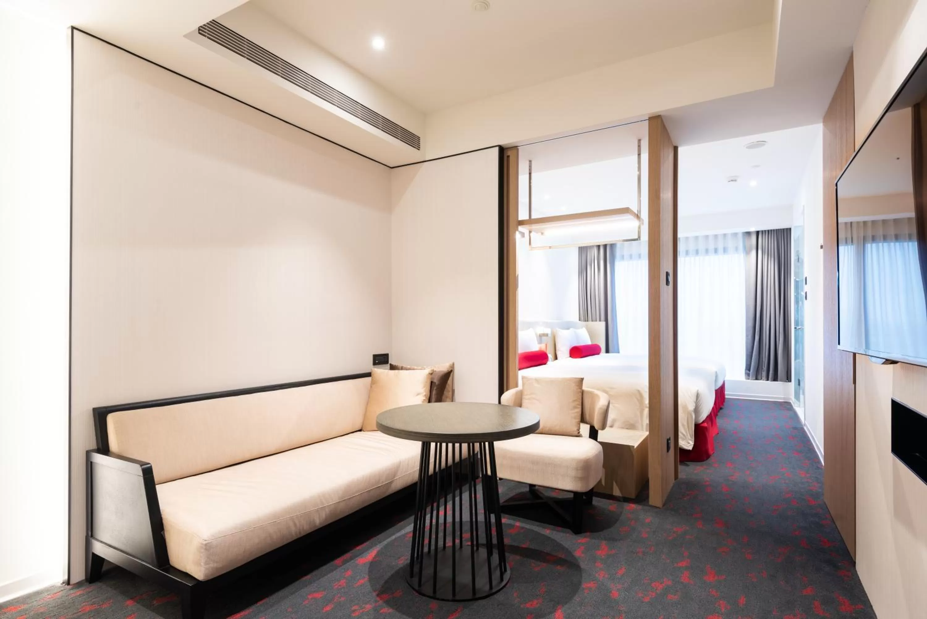 Living room, Bed in Caesar Metro Taipei