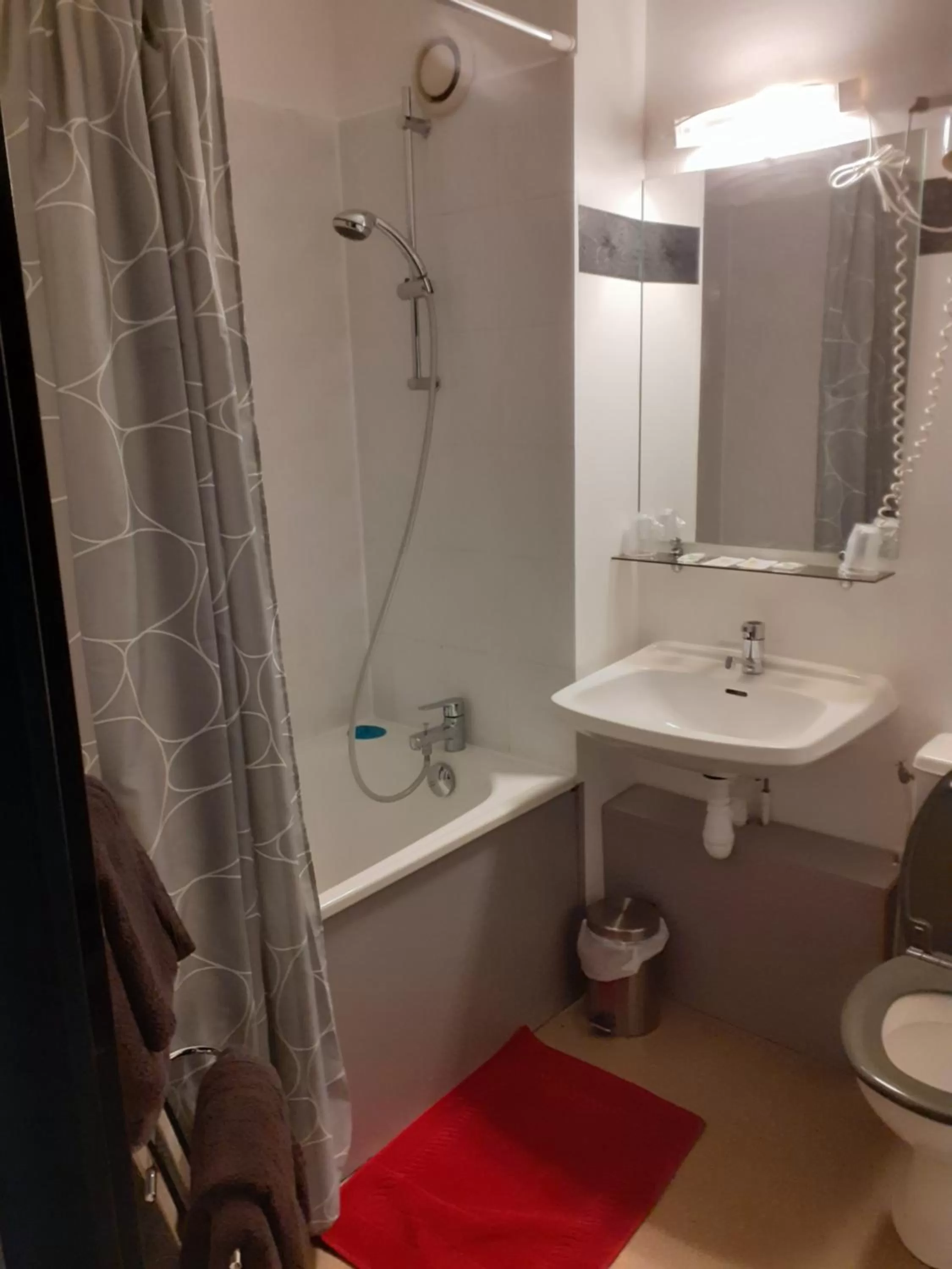 Bathroom in Hotel Restaurant La Cuis'in