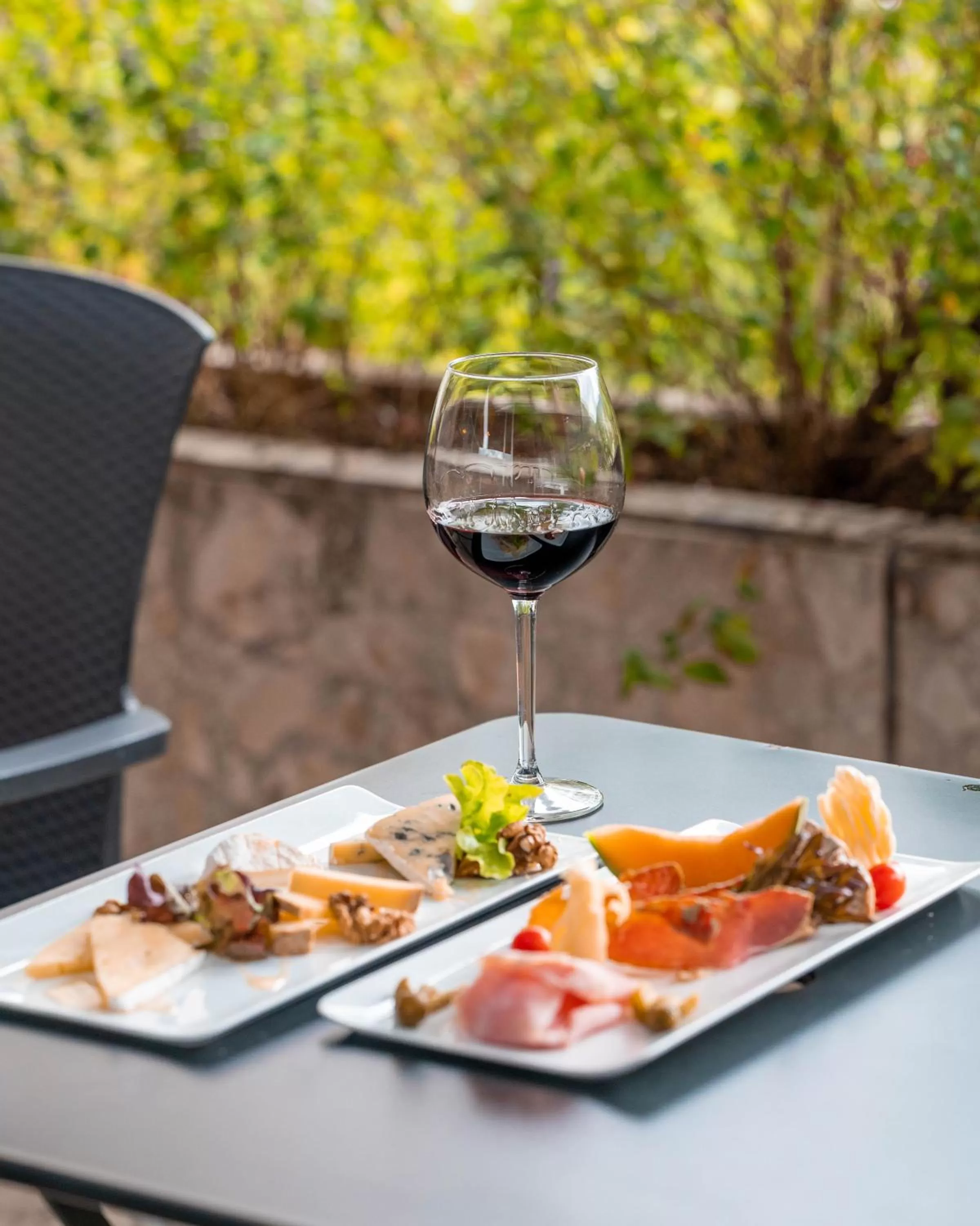 Restaurant/places to eat in The Originals Boutique, Hôtel du Pont Roupt, Mende