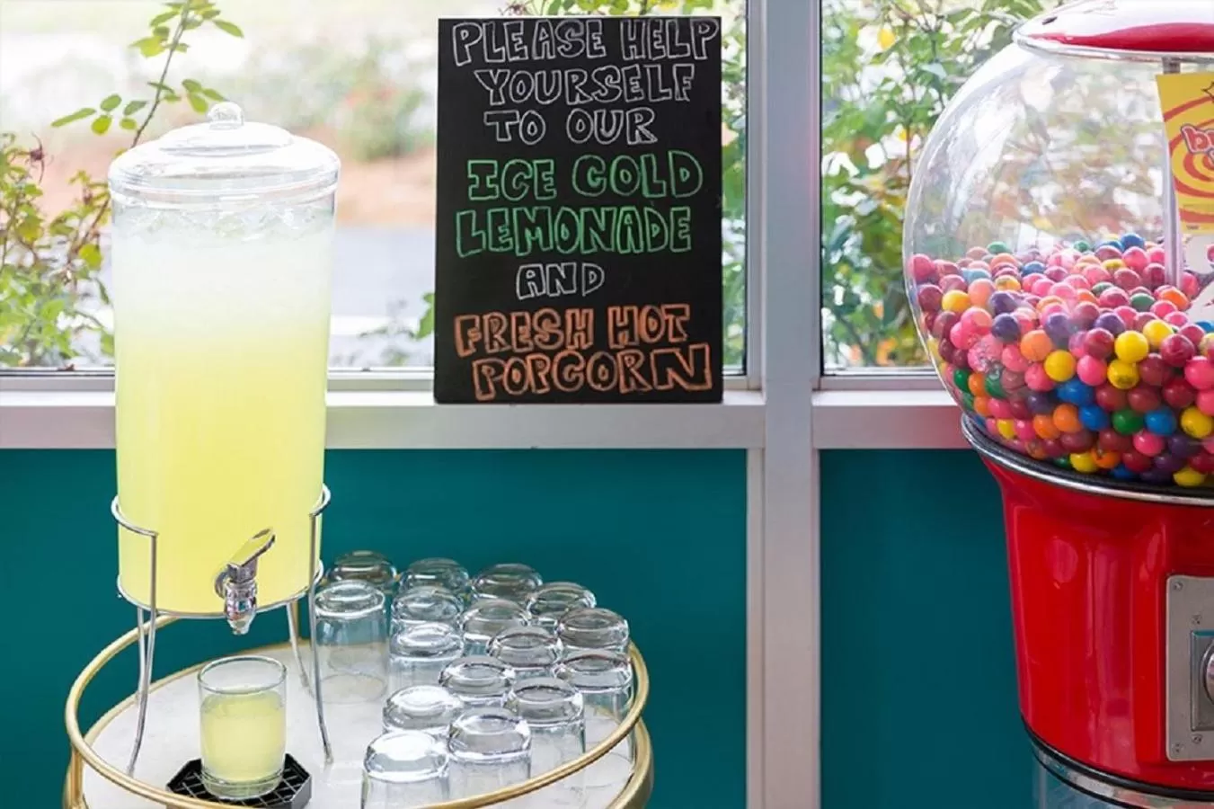 Food and drinks in The Thunderbird Inn