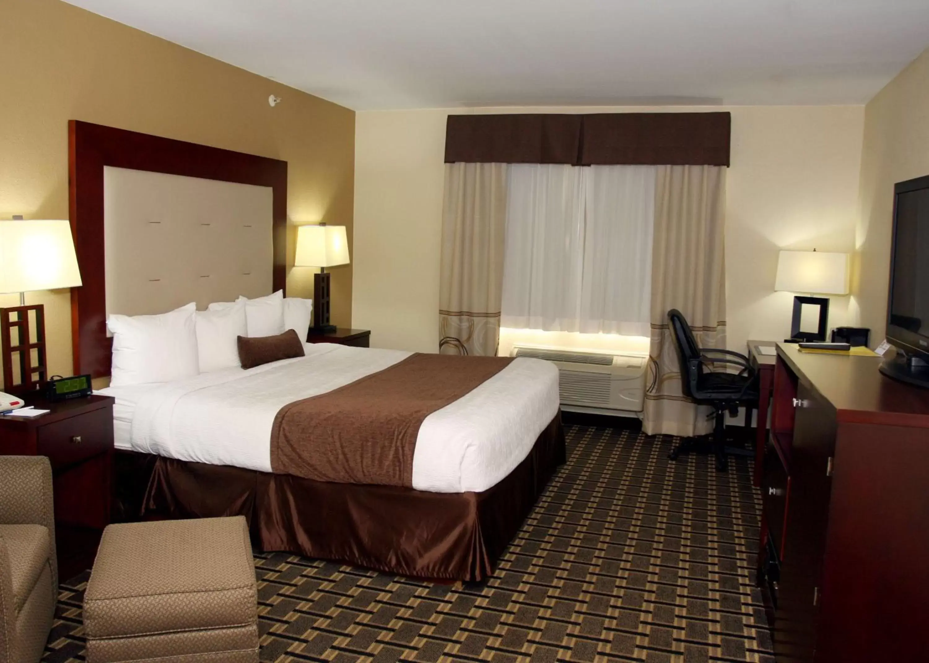 King Room - Non Smoking in Best Western Woodstock Inn King Room - Non Smoking in Best Western Woodstock Inn