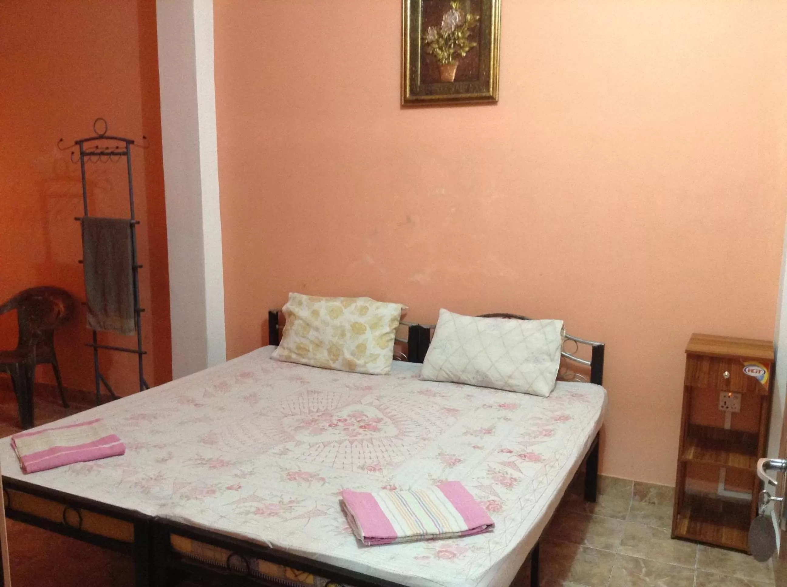 Bed in Sunshine Hotel