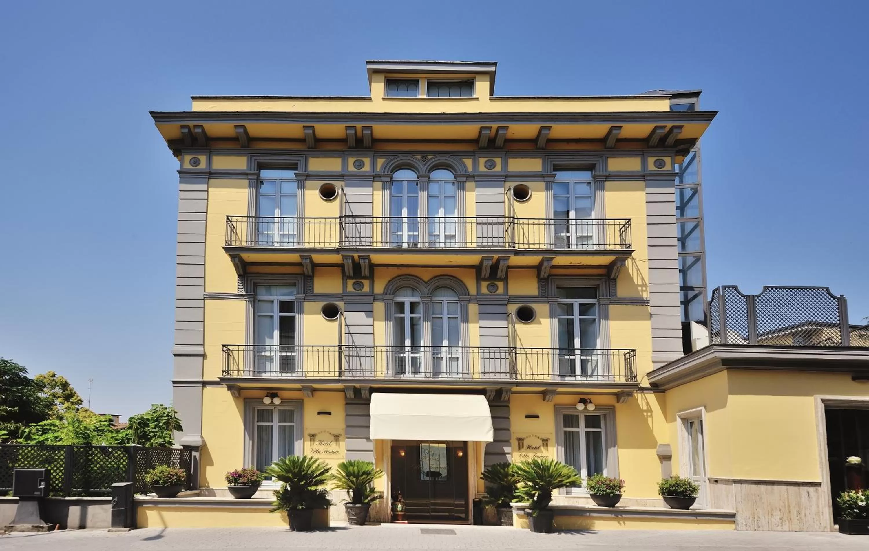 Property building in Hotel Villa Traiano