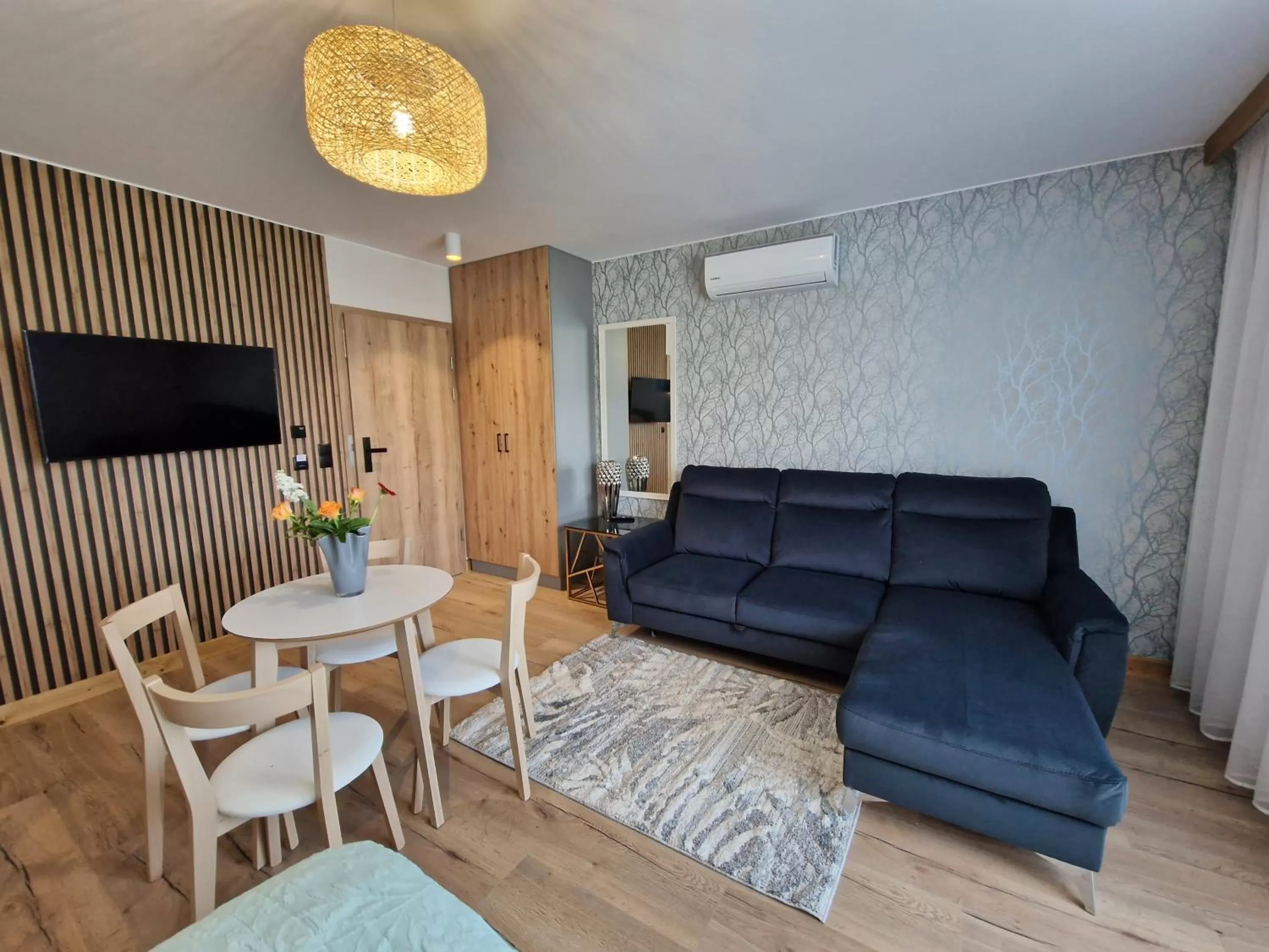 Apartment with Garden View in Zatoka Wypoczynku Apartamenty