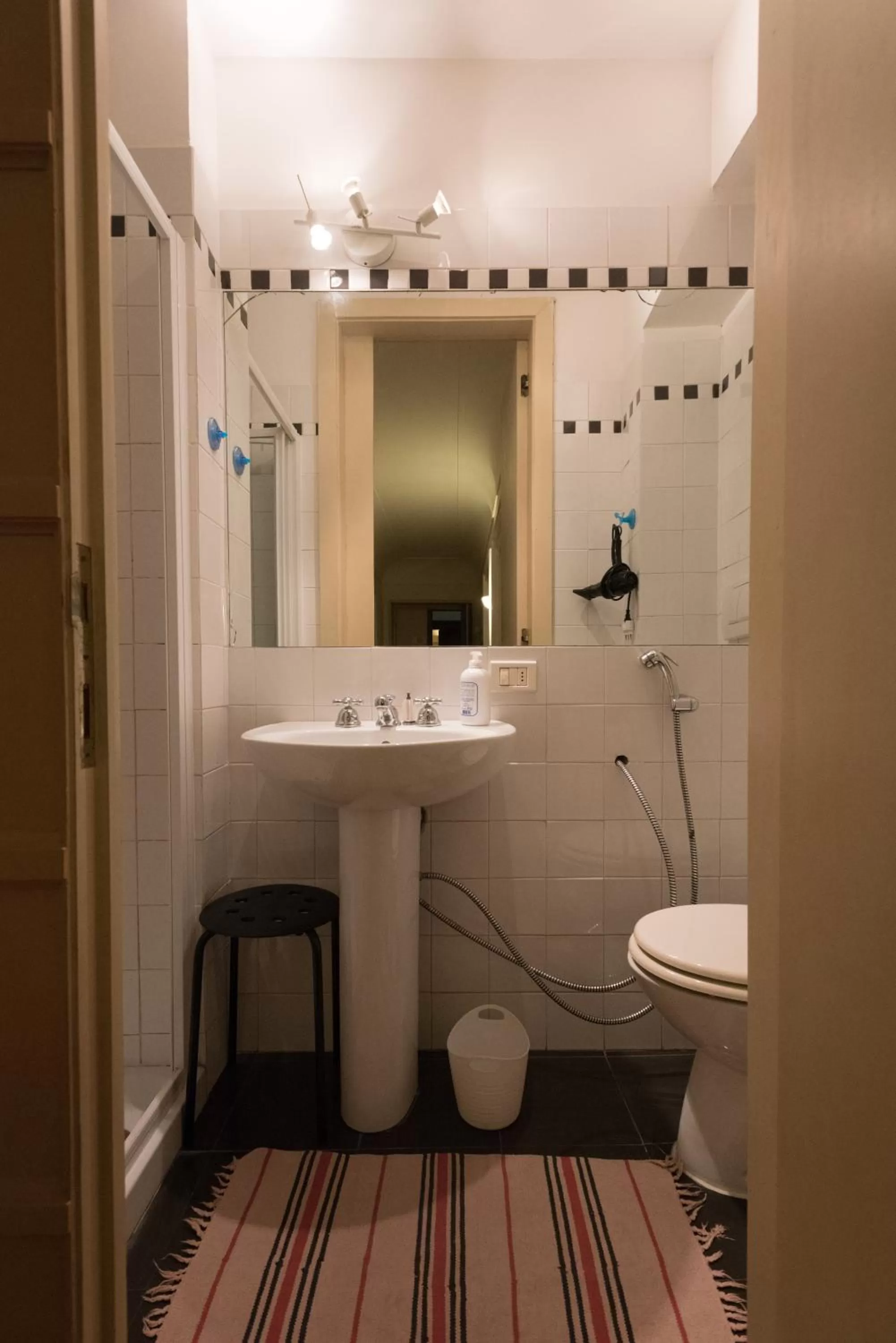 Bathroom in Quo Vadis Roma 2