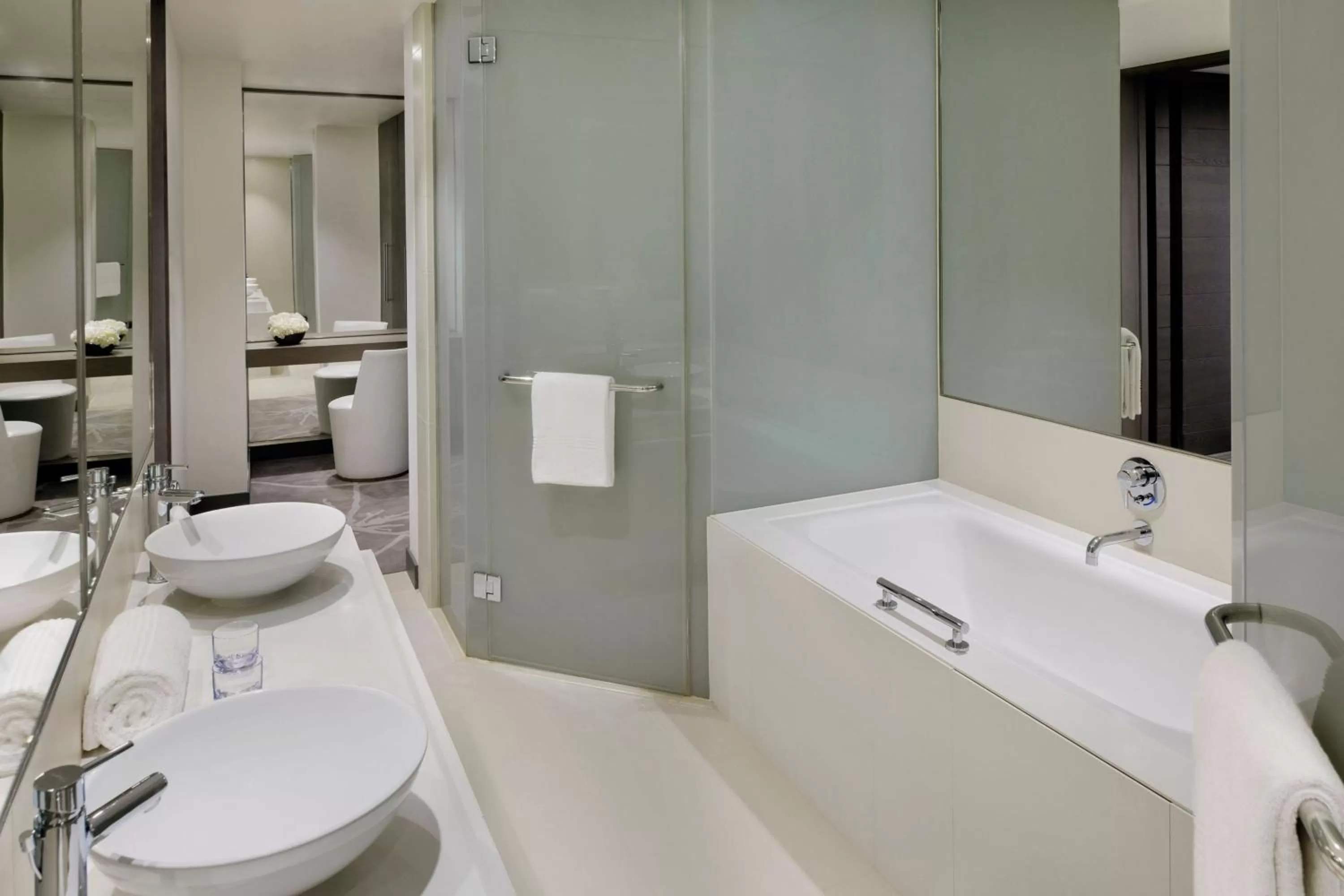 Photo of the whole room, Bathroom in Vida Downtown