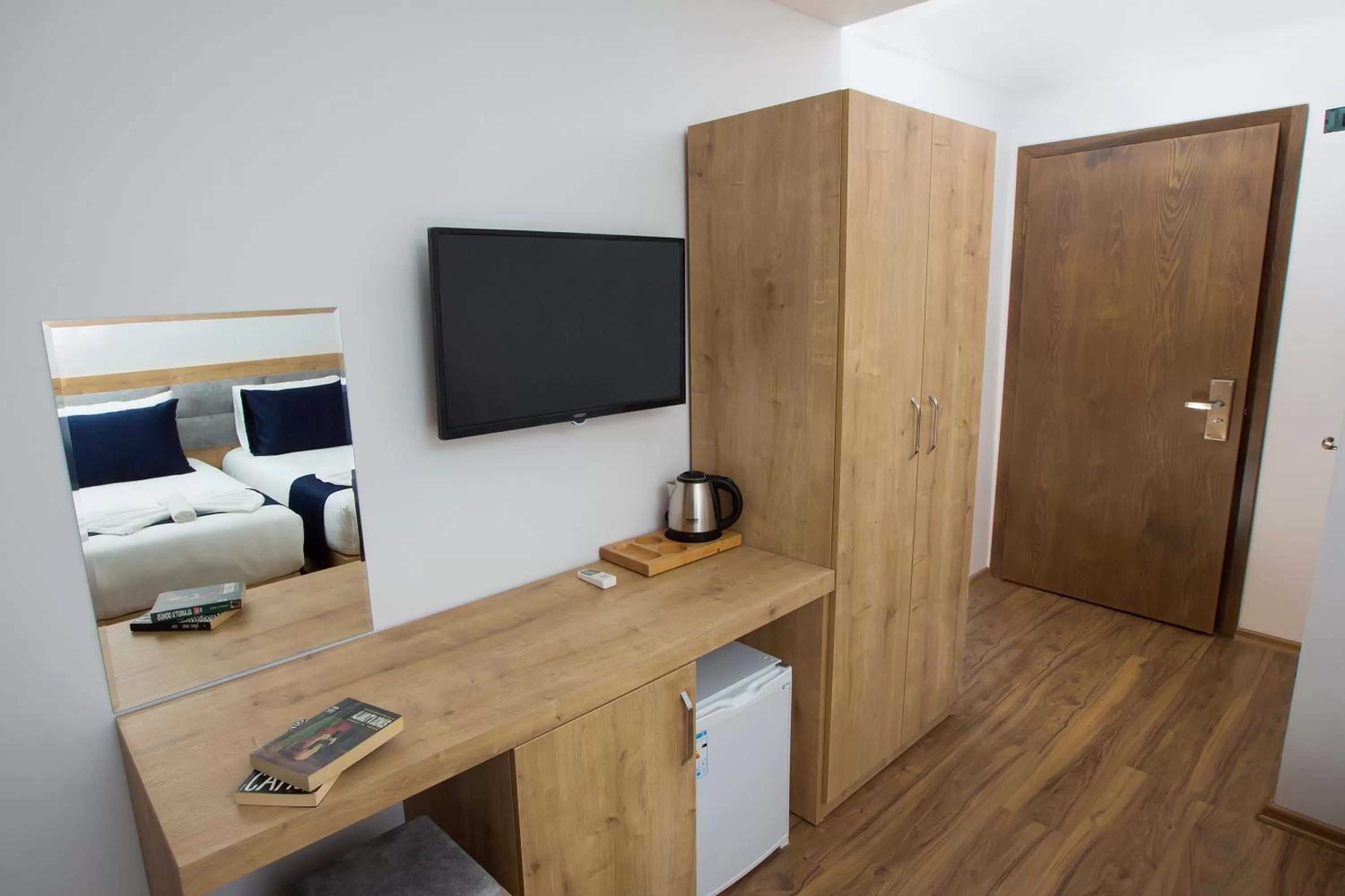 TV and multimedia, Bed in Golden Street Hotel