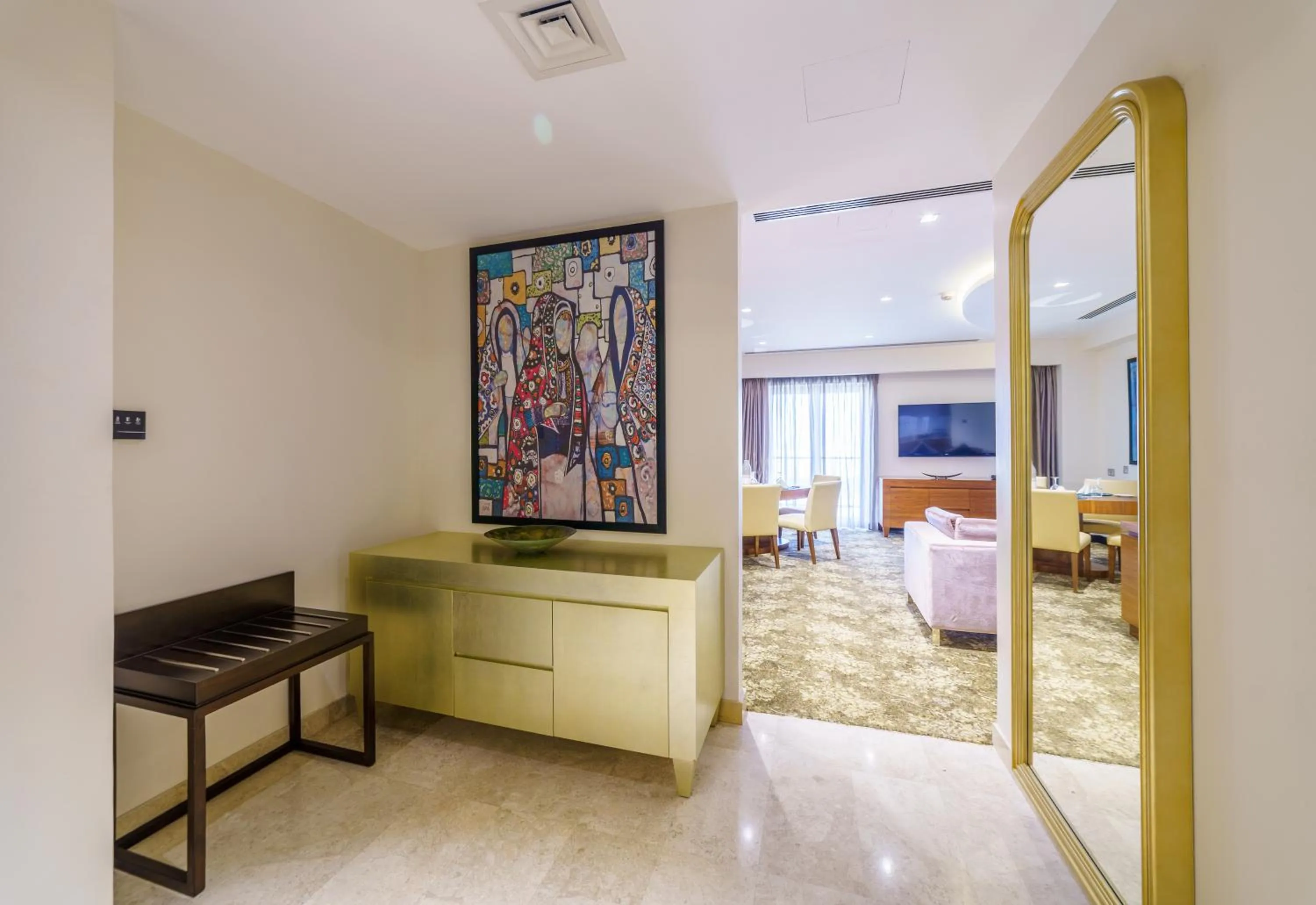 Communal lounge/ TV room, TV/Entertainment Center in Levatio Hotel Muscat