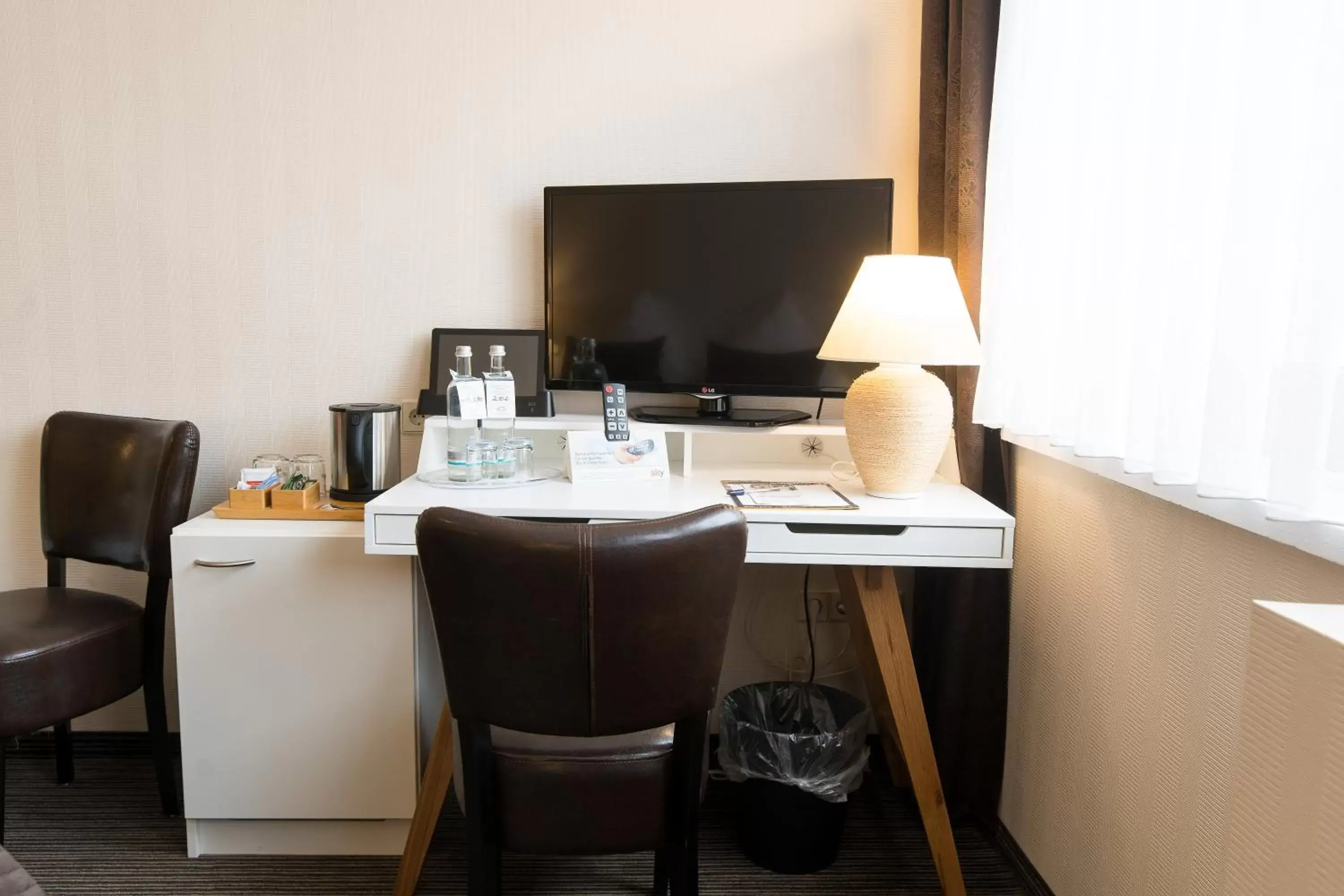 Budget Double Room with limited view - single occupancy in Hotel-Restaurant Thüringer Hof Budget Double Room with limited view - single occupancy in Hotel-Restaurant Thüringer Hof