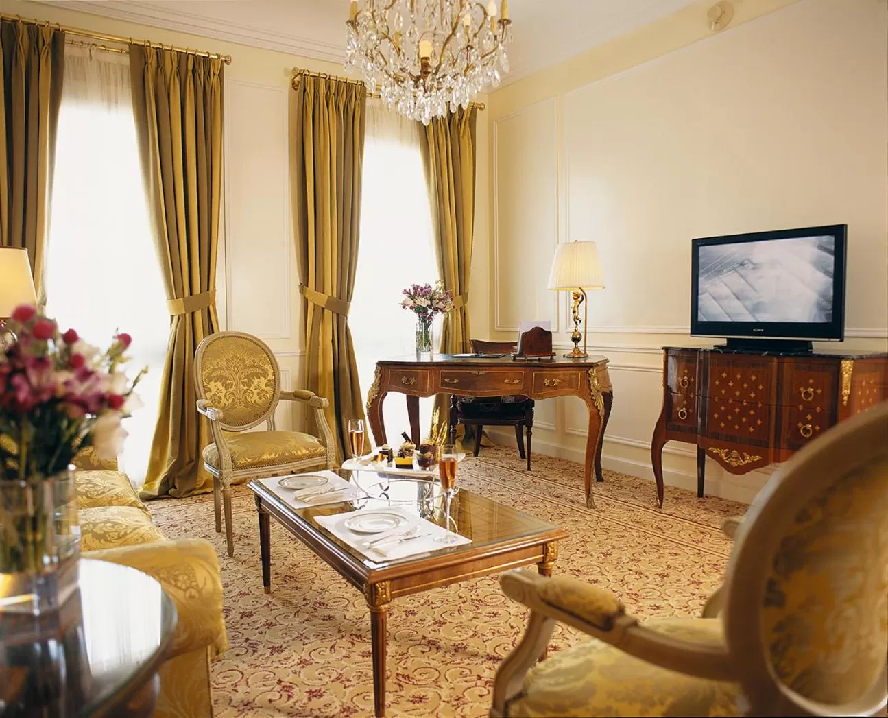 Seating area in Alvear Palace Hotel - Leading Hotels of the World