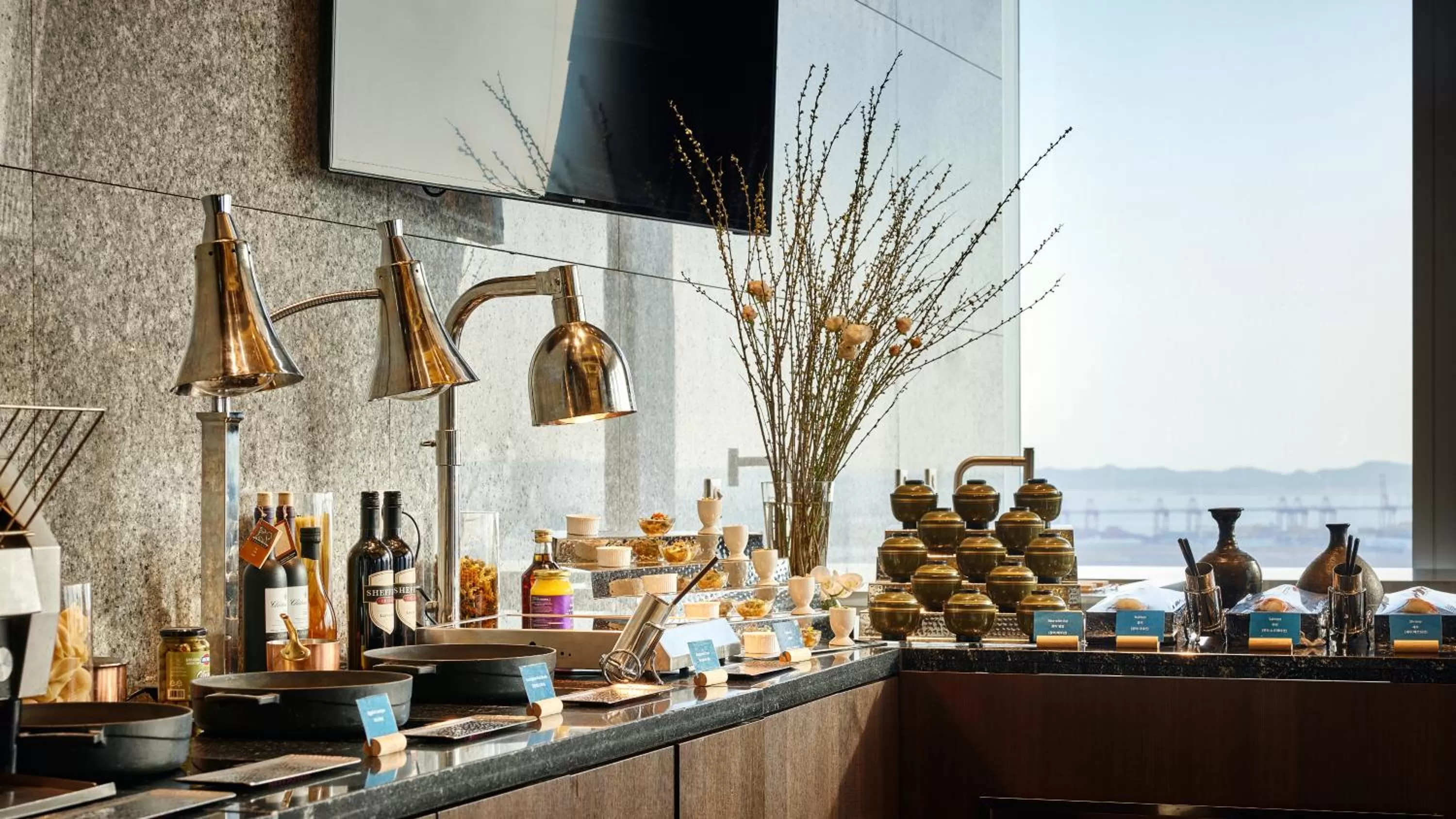 Restaurant/places to eat in Oakwood Premier Incheon