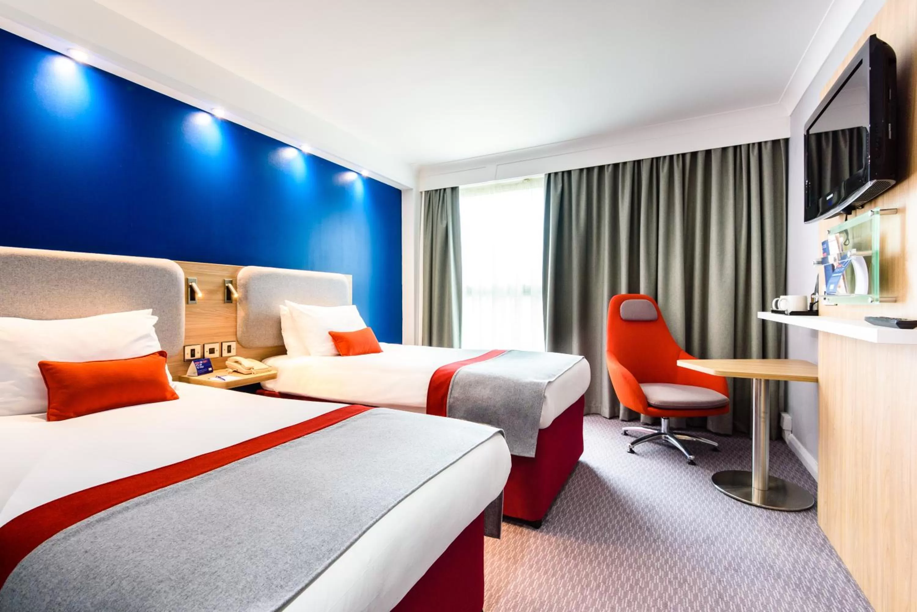 Holiday Inn Express Portsmouth Gunwharf Quays by IHG