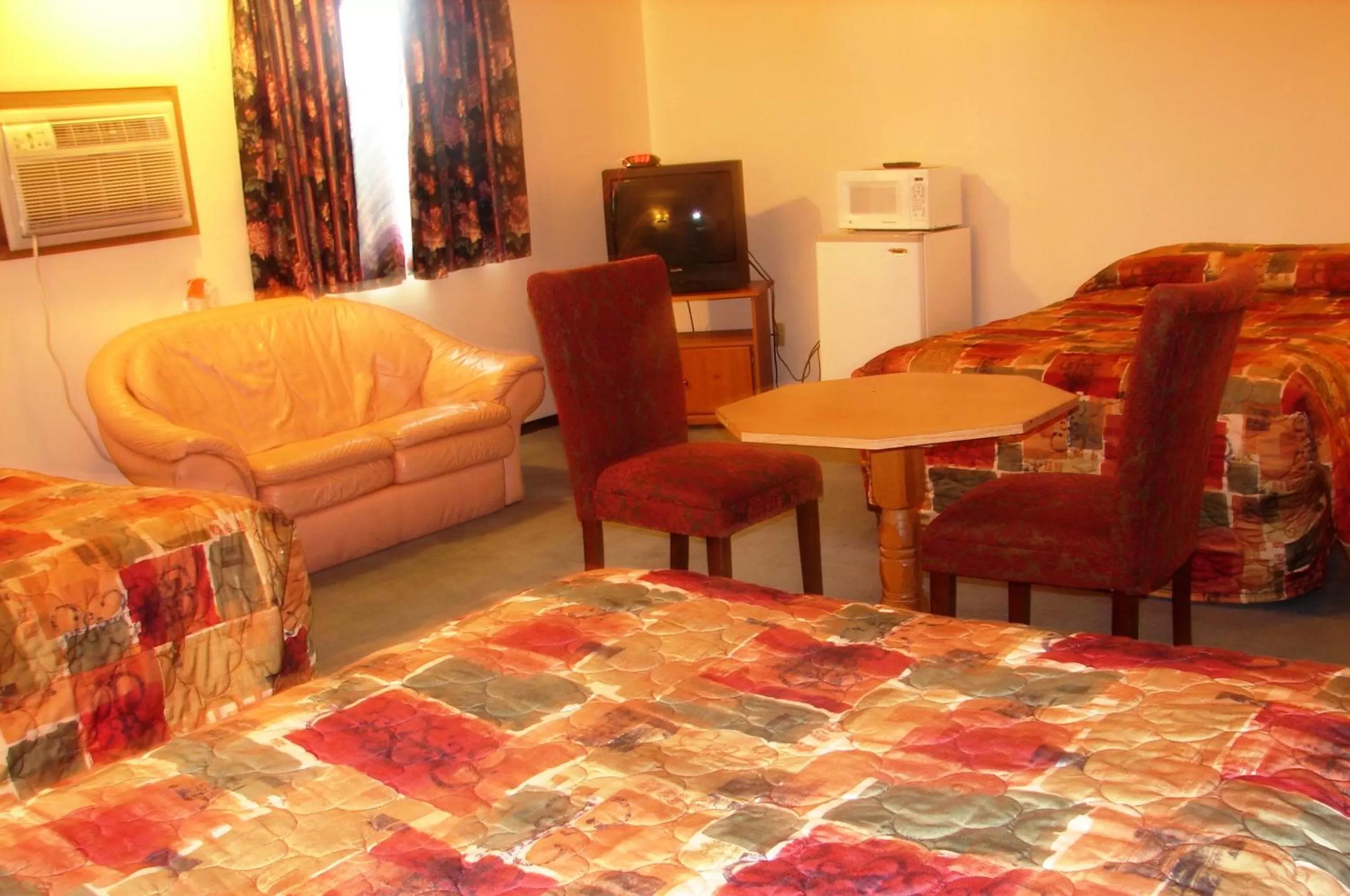 Bed in Baxter Inn 4 Less