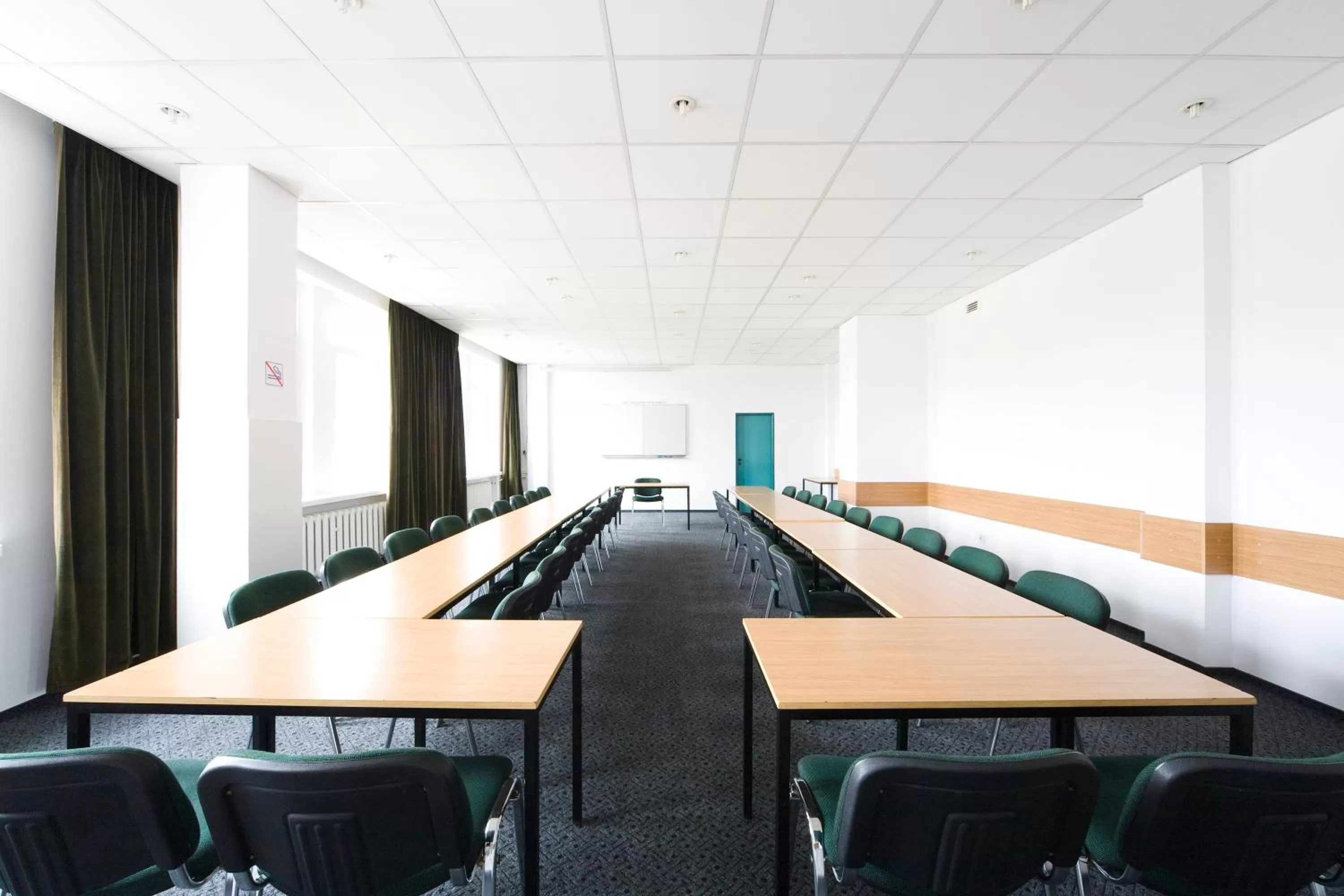 Business facilities in Hotel IOR