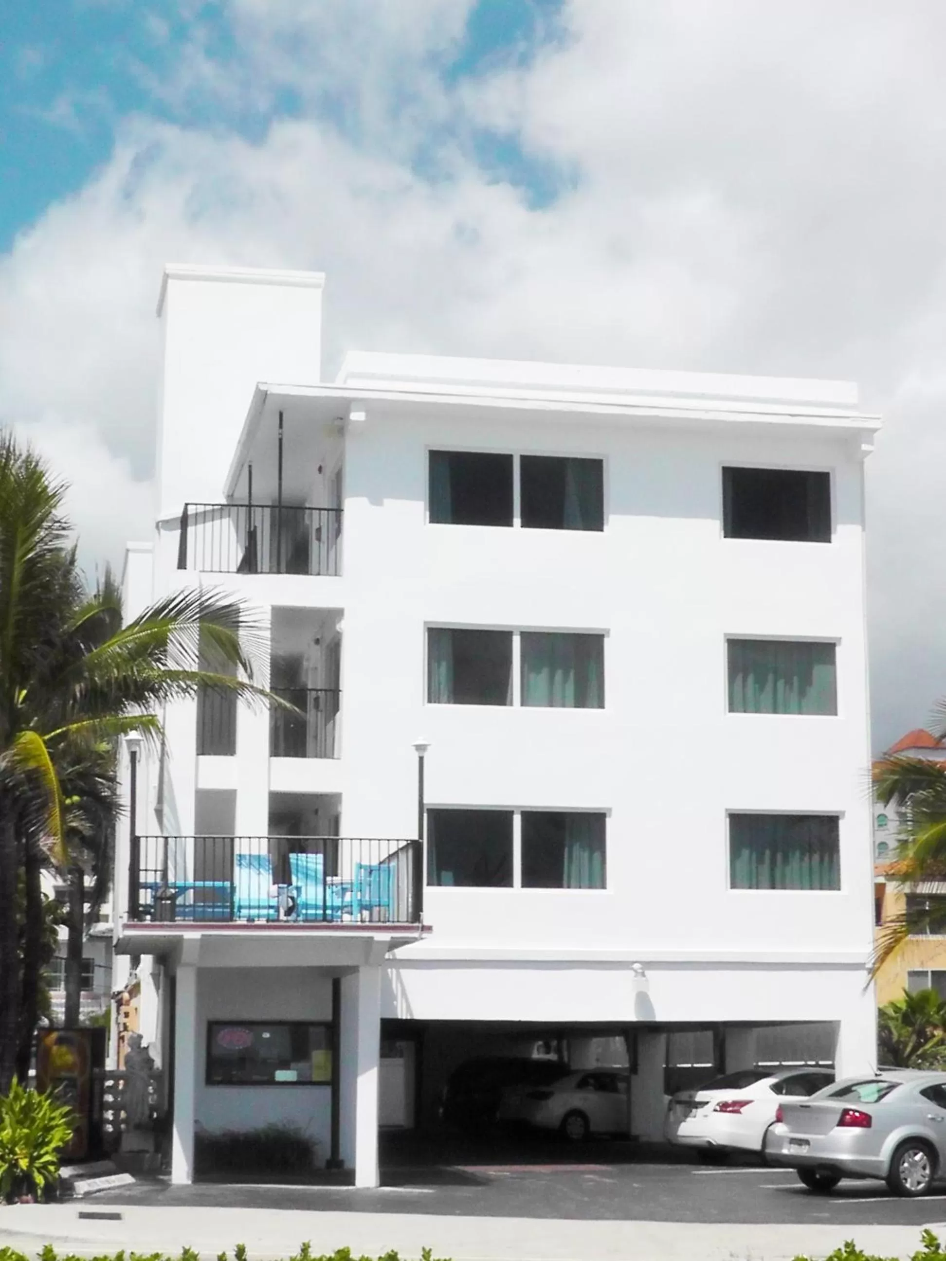 Facade/entrance in Snooze