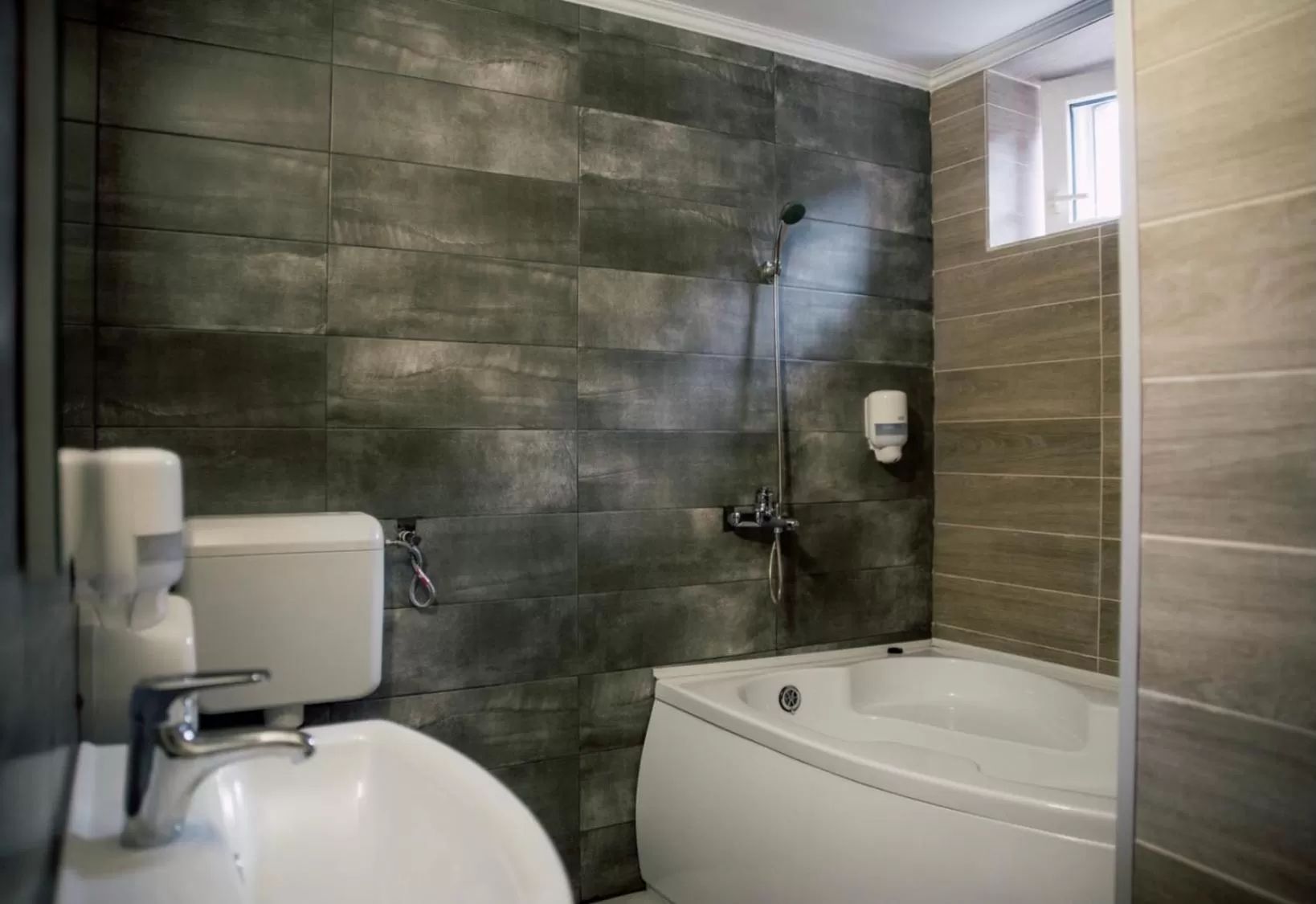 Toilet in Carnival City Hotel Oradea