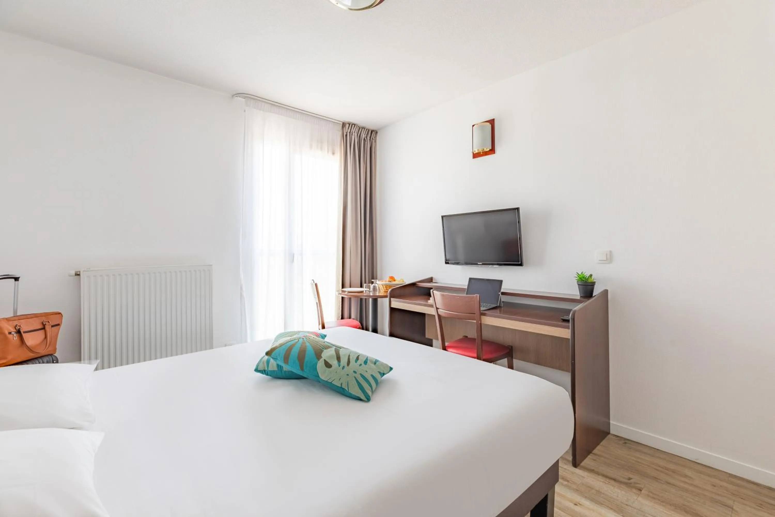 Bed in Appart'City Classic Chalon sur Saone