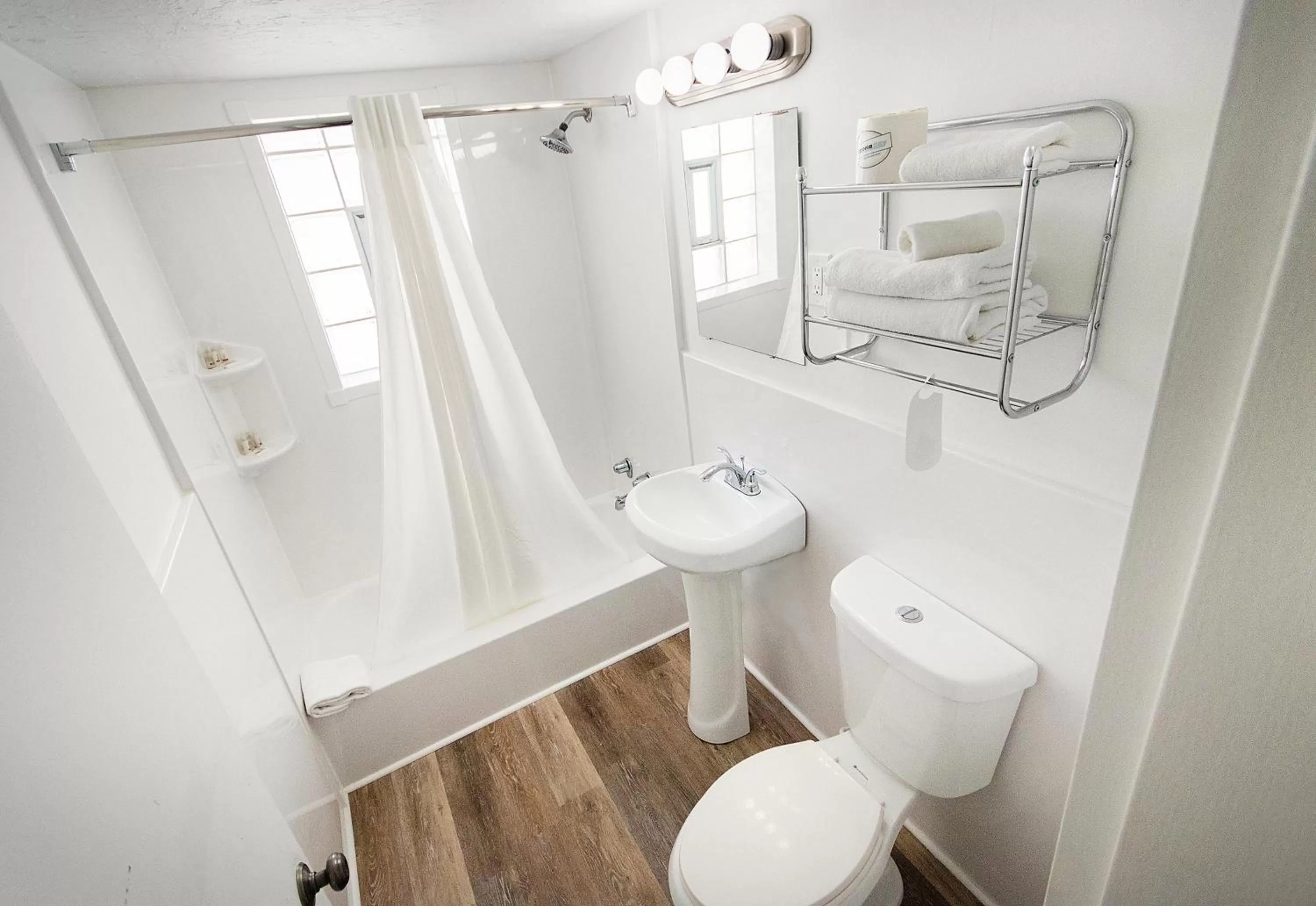 Shower in Lorraine Hotel