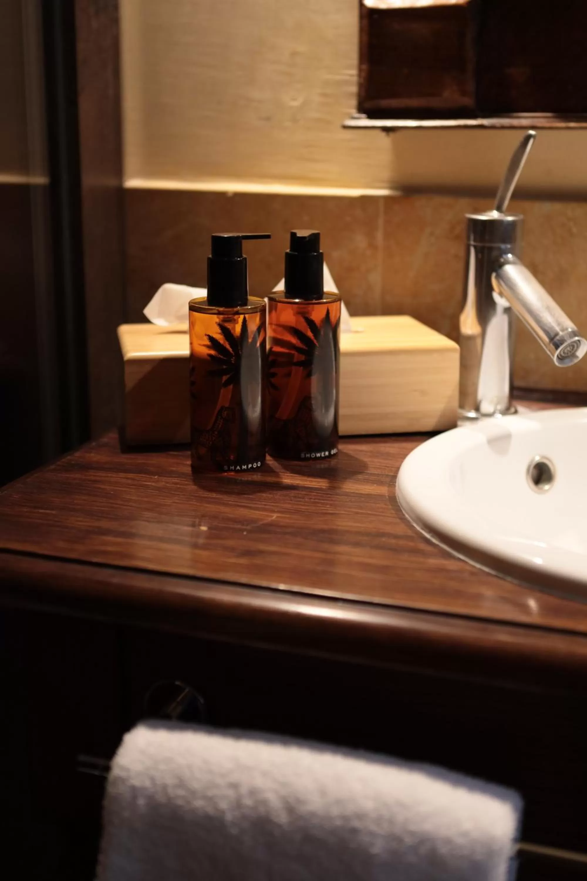 Bathroom in Novecento - By Romanelli Family