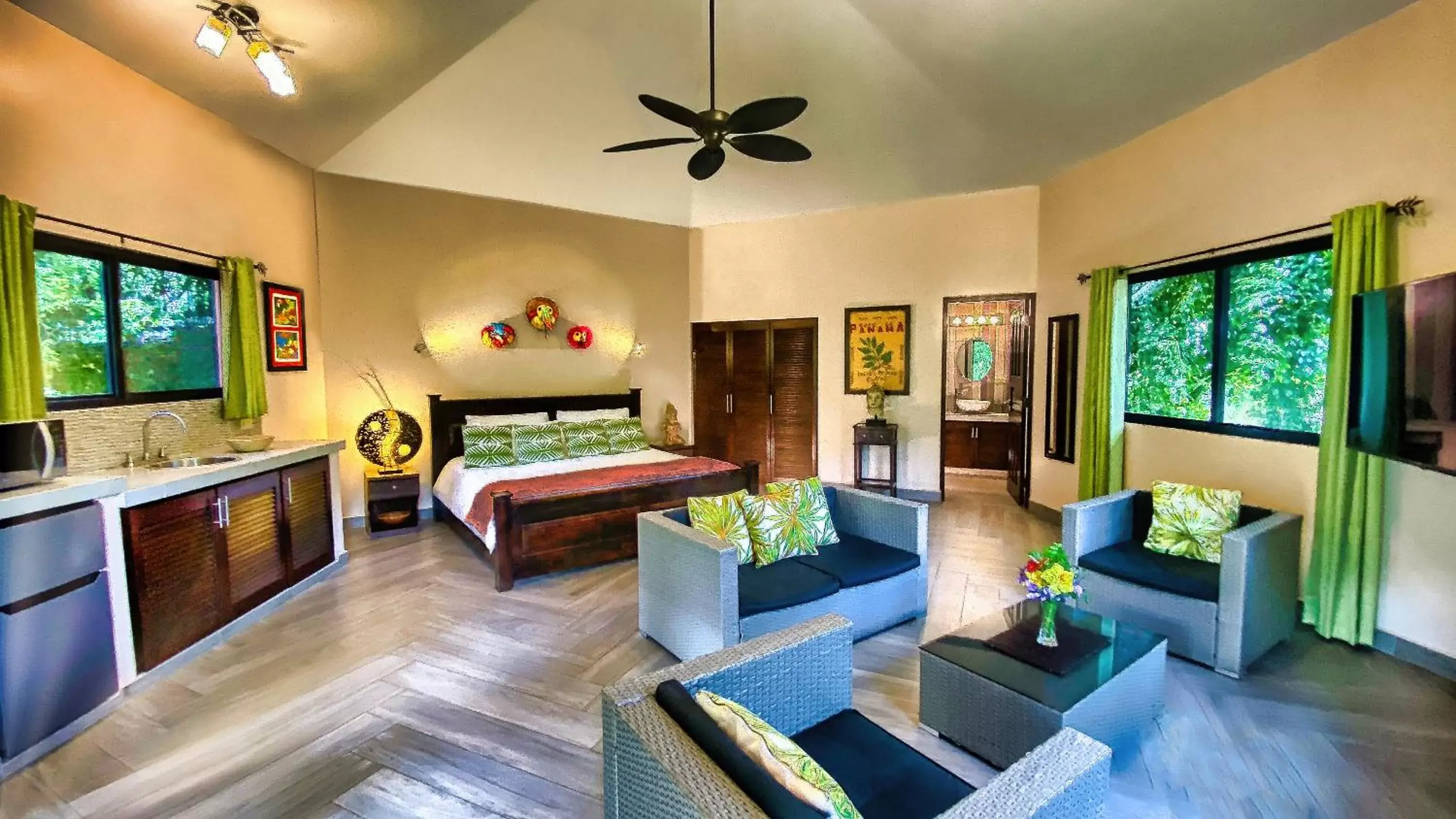 Deluxe King Room with Terrace in Boquete Garden Inn Deluxe King Room with Terrace in Boquete Garden Inn