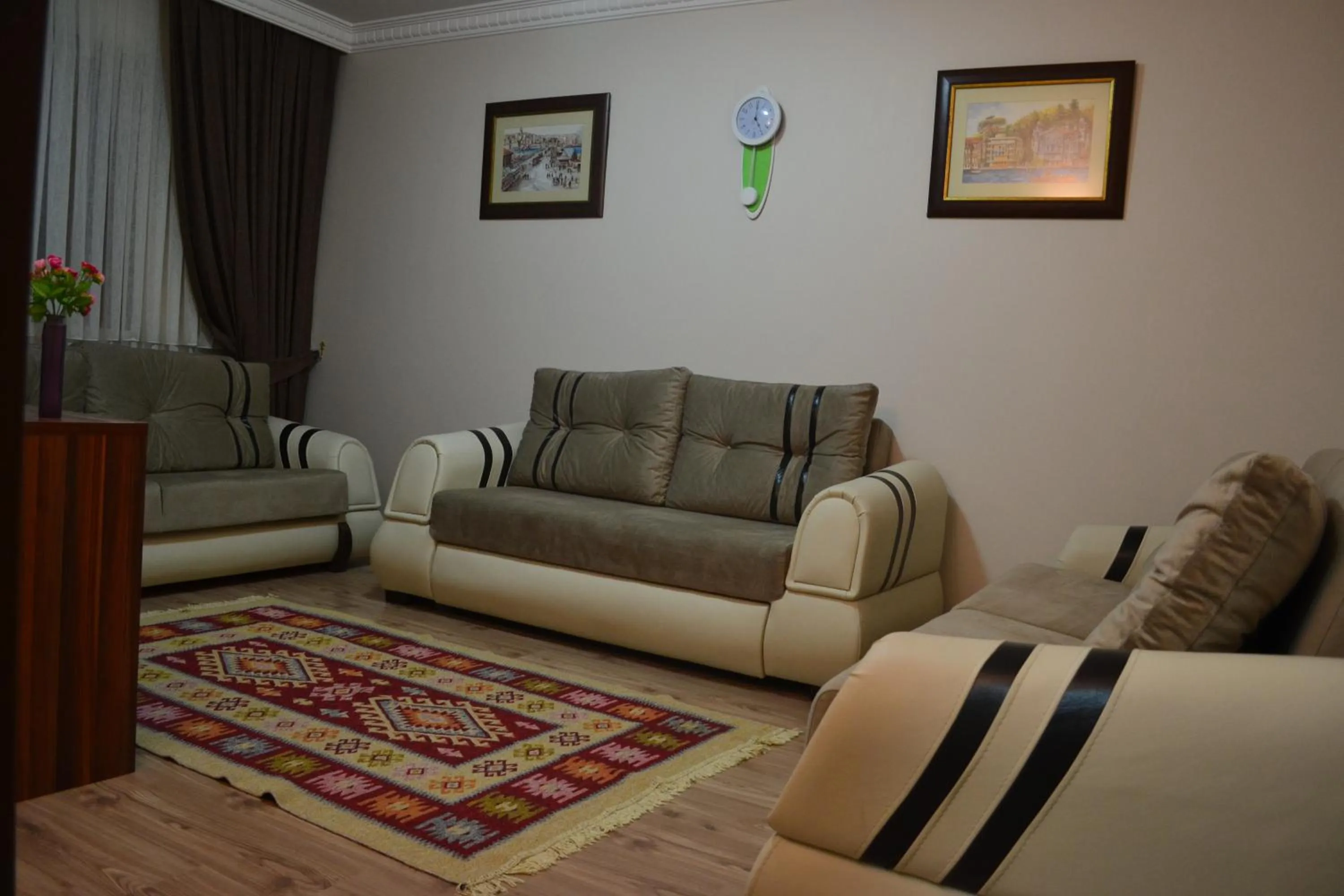 Living room in New Fatih Hotel