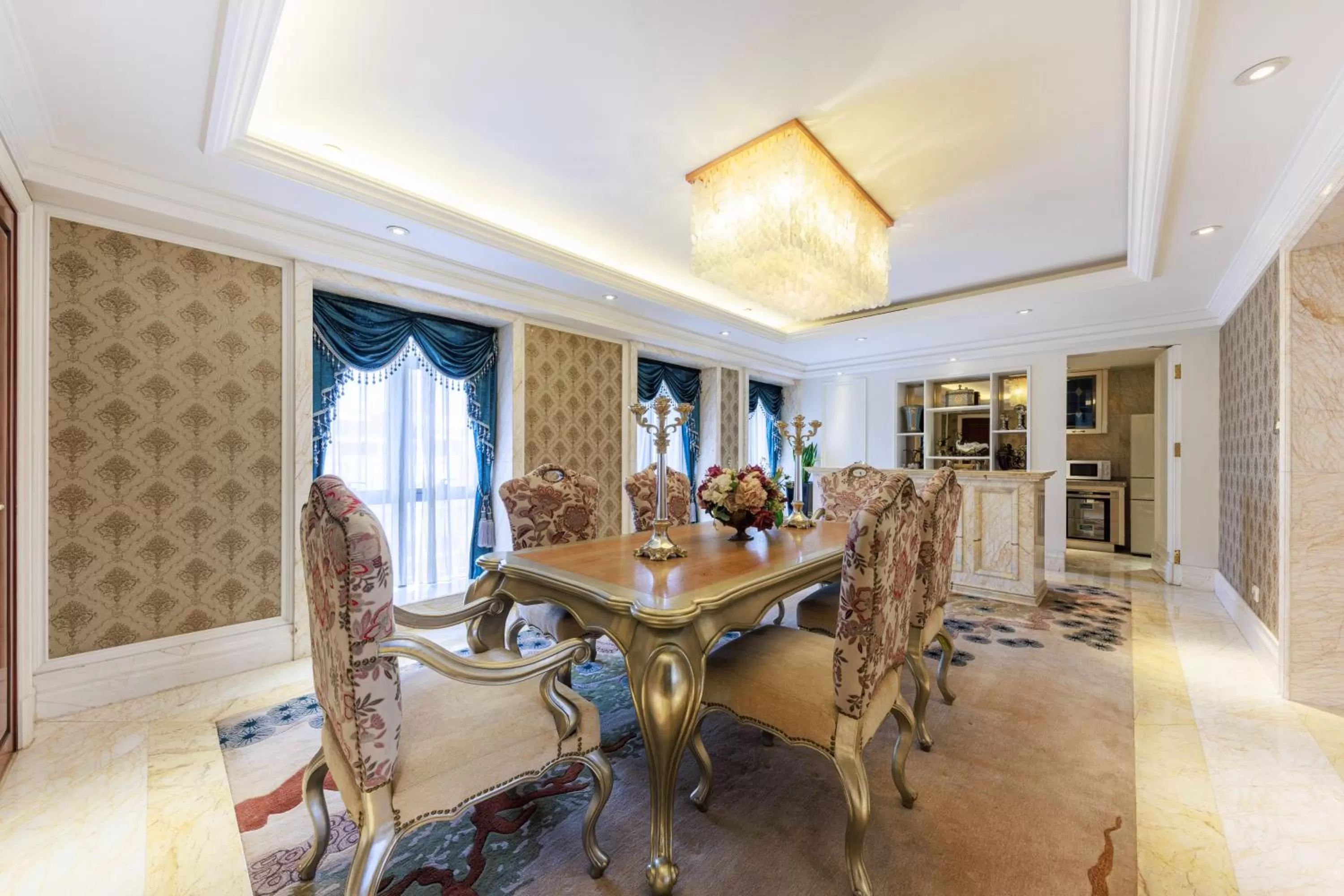 Dining area in WYNDHAM Foshan shunde