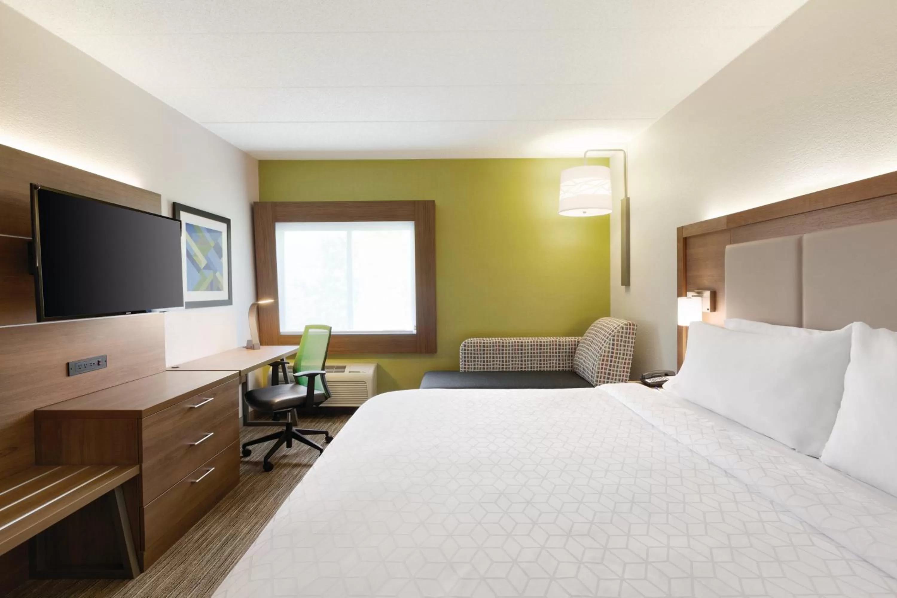 Photo of the whole room, Bed in Holiday Inn Express Hartford South - Rocky Hill by IHG
