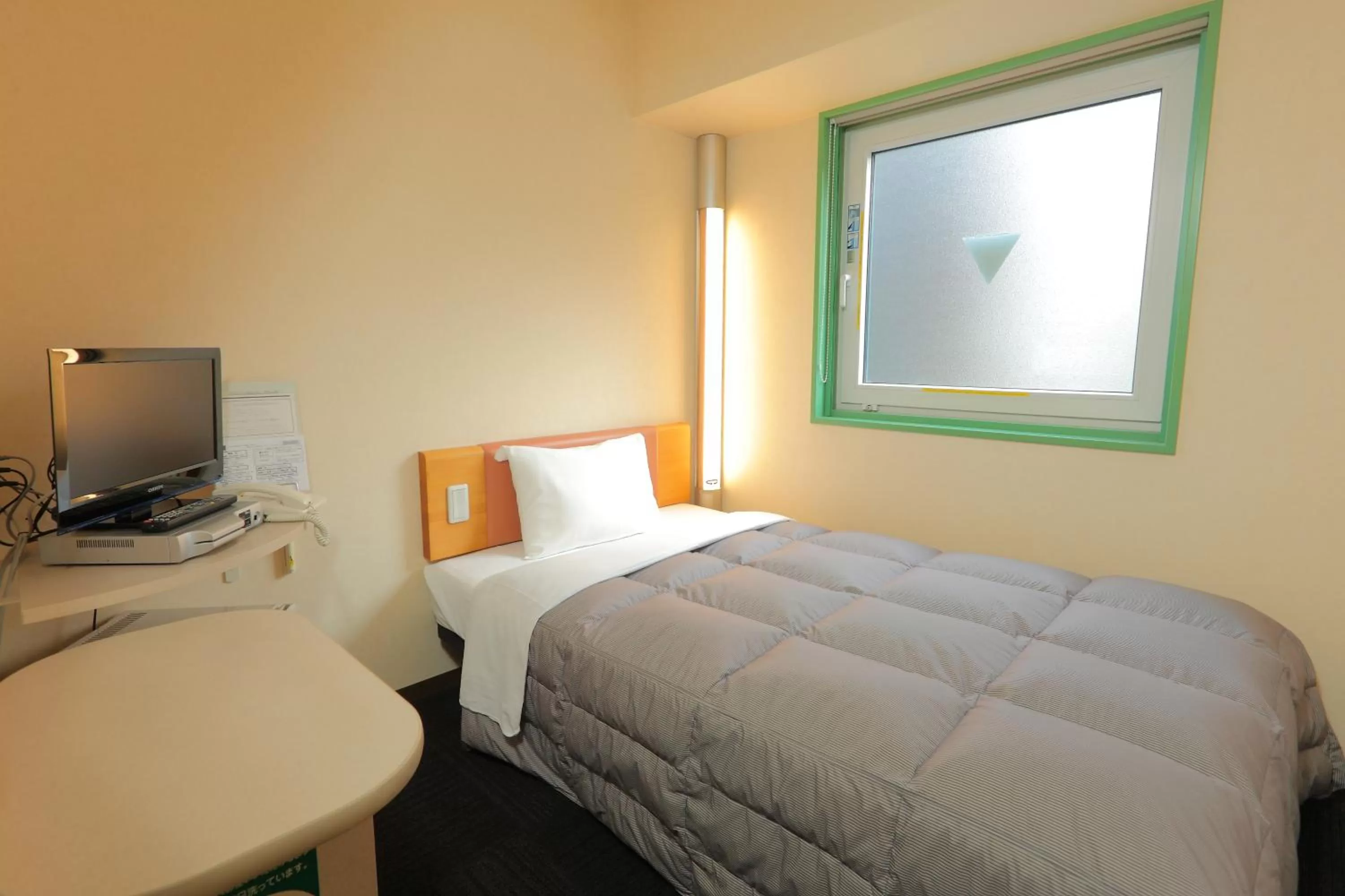 Double Room with Small Double Bed - Smoking in Washington R&B Hotel Sapporo Kita 3 Nishi 2